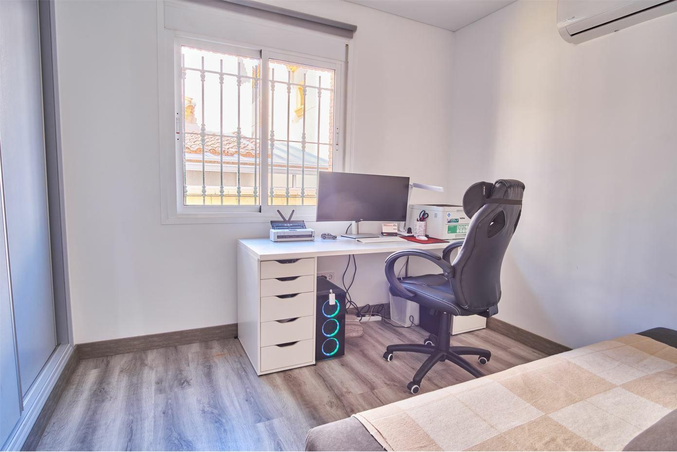 3-Bedroom Villa in Costa Blanca Sur, Los Montesinos - Image 12