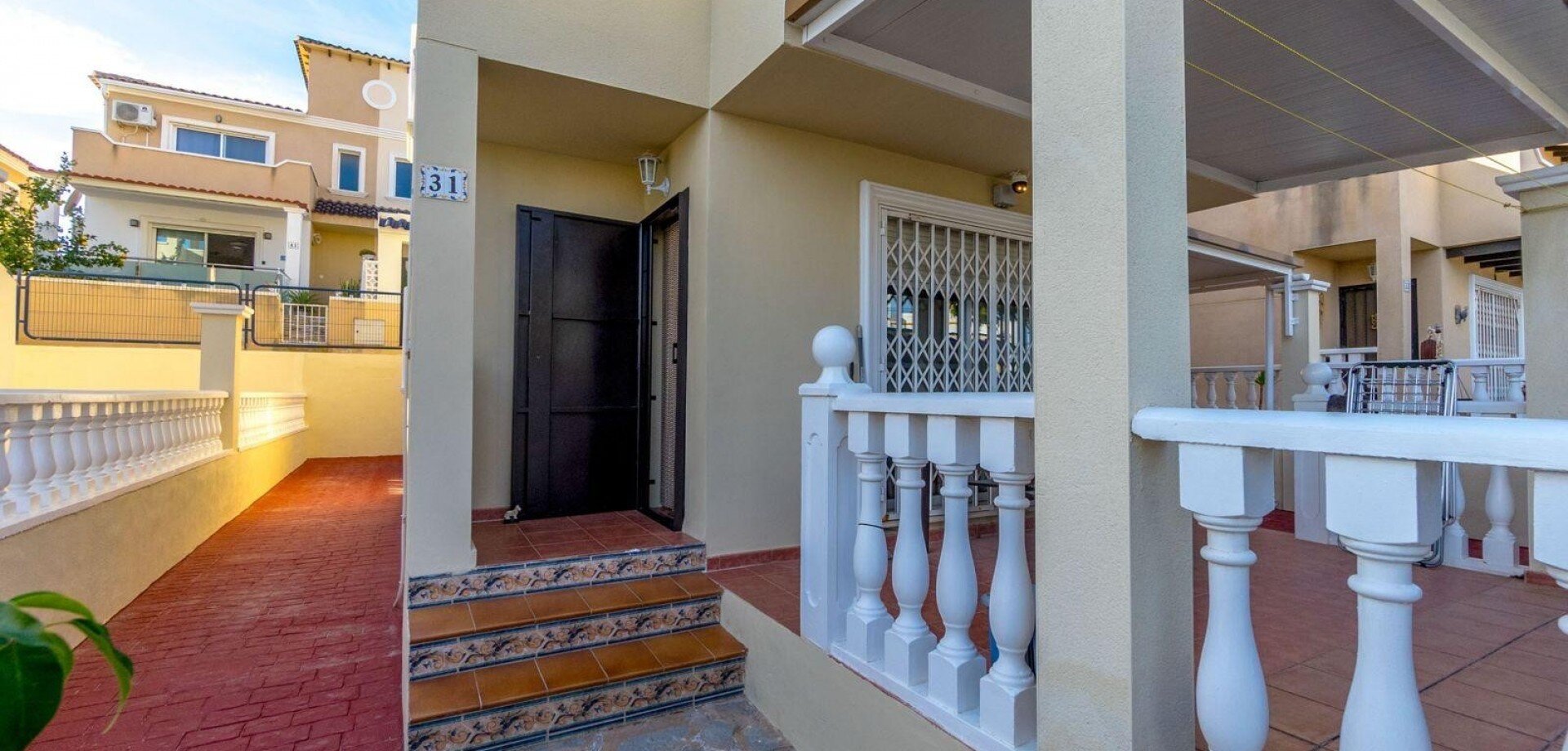 3-Bedroom Villa in San Miguel de Salinas - Image 25