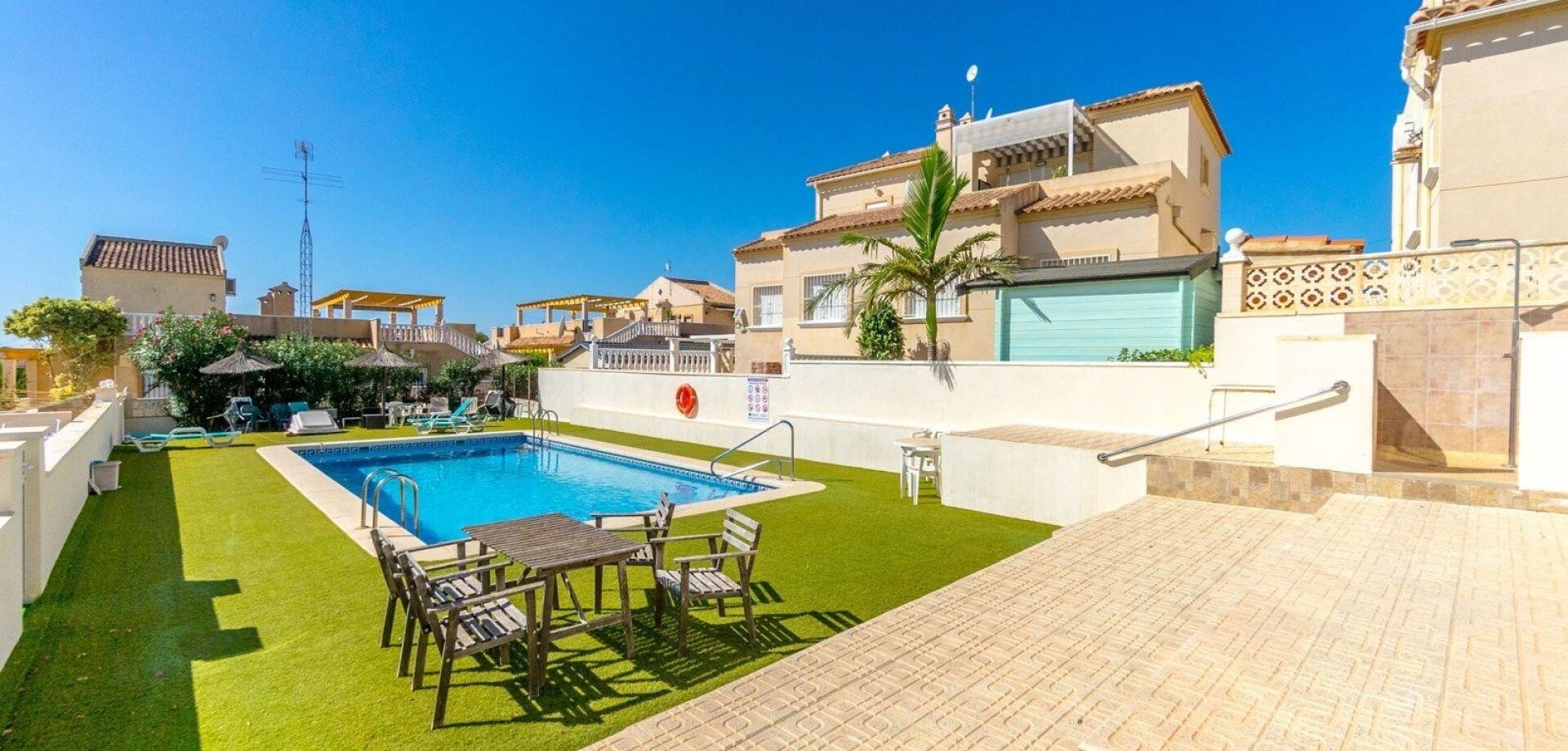 3-Bedroom Villa in San Miguel de Salinas - Image 32