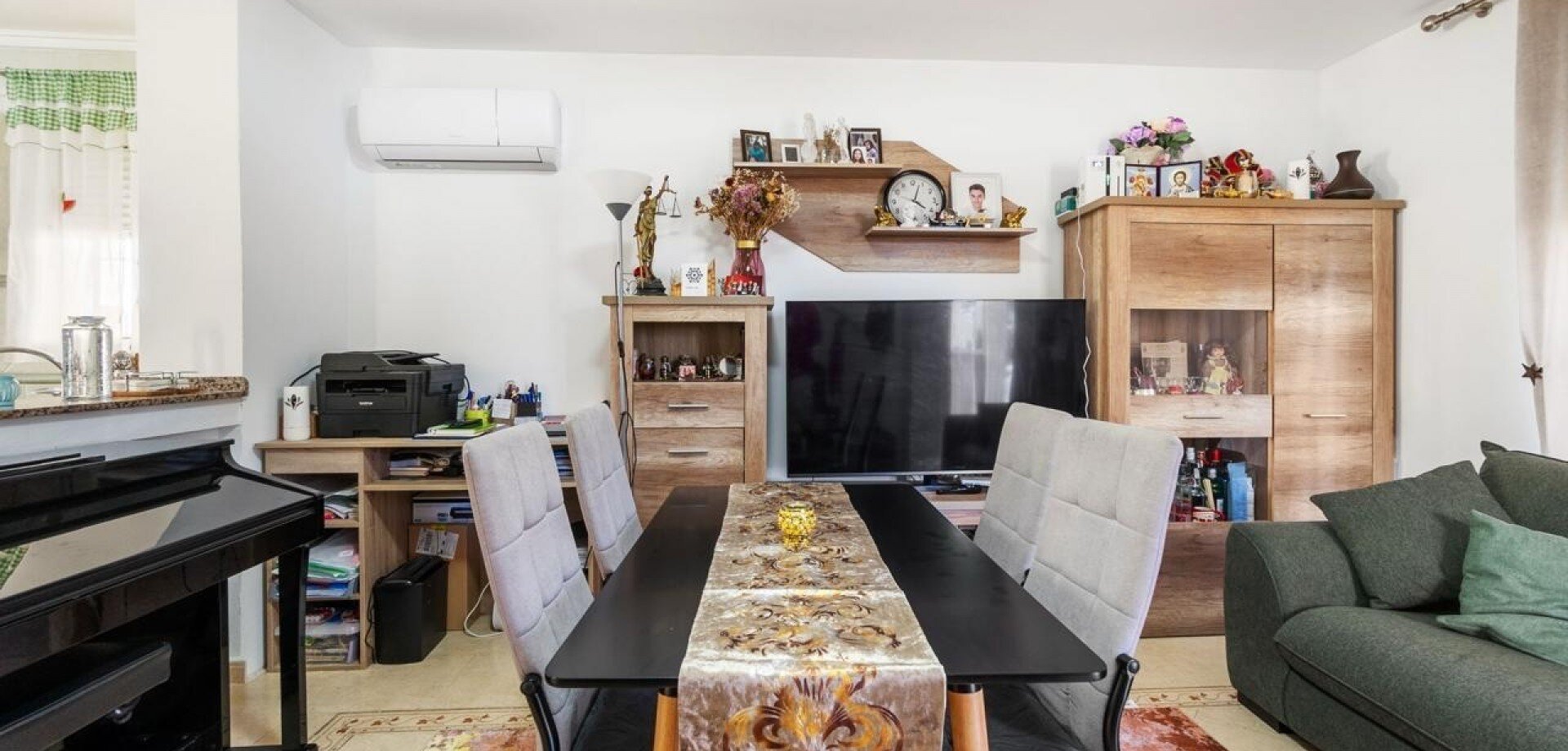 3-Bedroom Villa in San Miguel de Salinas - Image 4