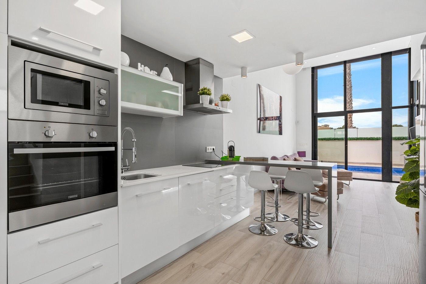 3-Bedroom Villa in Lomas de Cabo Roig, Orihuela Costa - Image 3