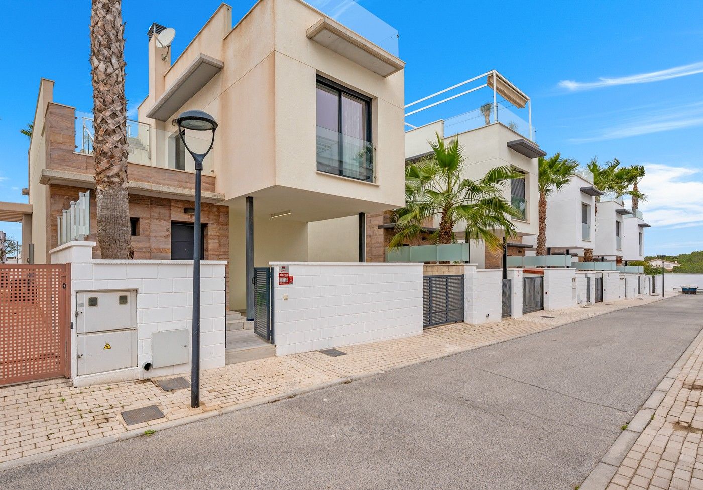 3-Bedroom Villa in Lomas de Cabo Roig, Orihuela Costa - Image 38