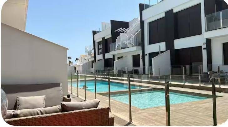 2-Bedroom Apartment in San Pedro del Pinatar - Image 4