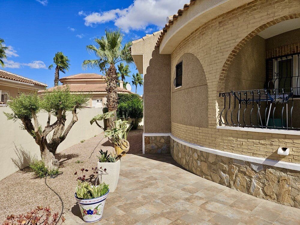3-Bedroom Villa in Urbanizacion Monteazul, Benijofar - Image 10