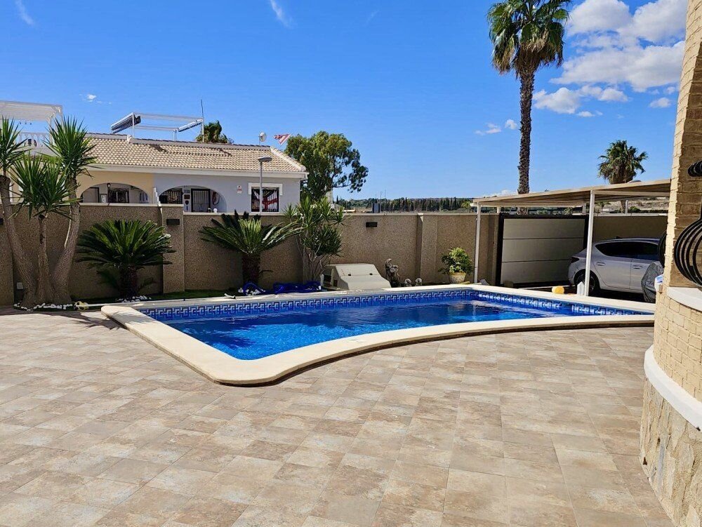 3-Bedroom Villa in Urbanizacion Monteazul, Benijofar - Image 2