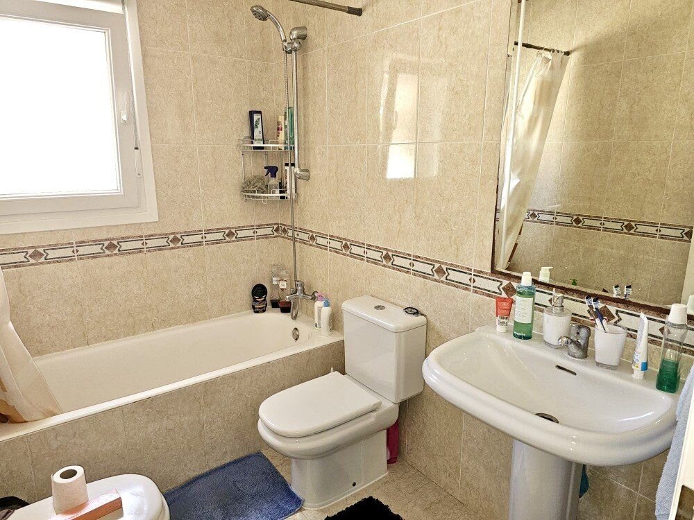 3-Bedroom Villa in Urbanizacion Monteazul, Benijofar - Image 5