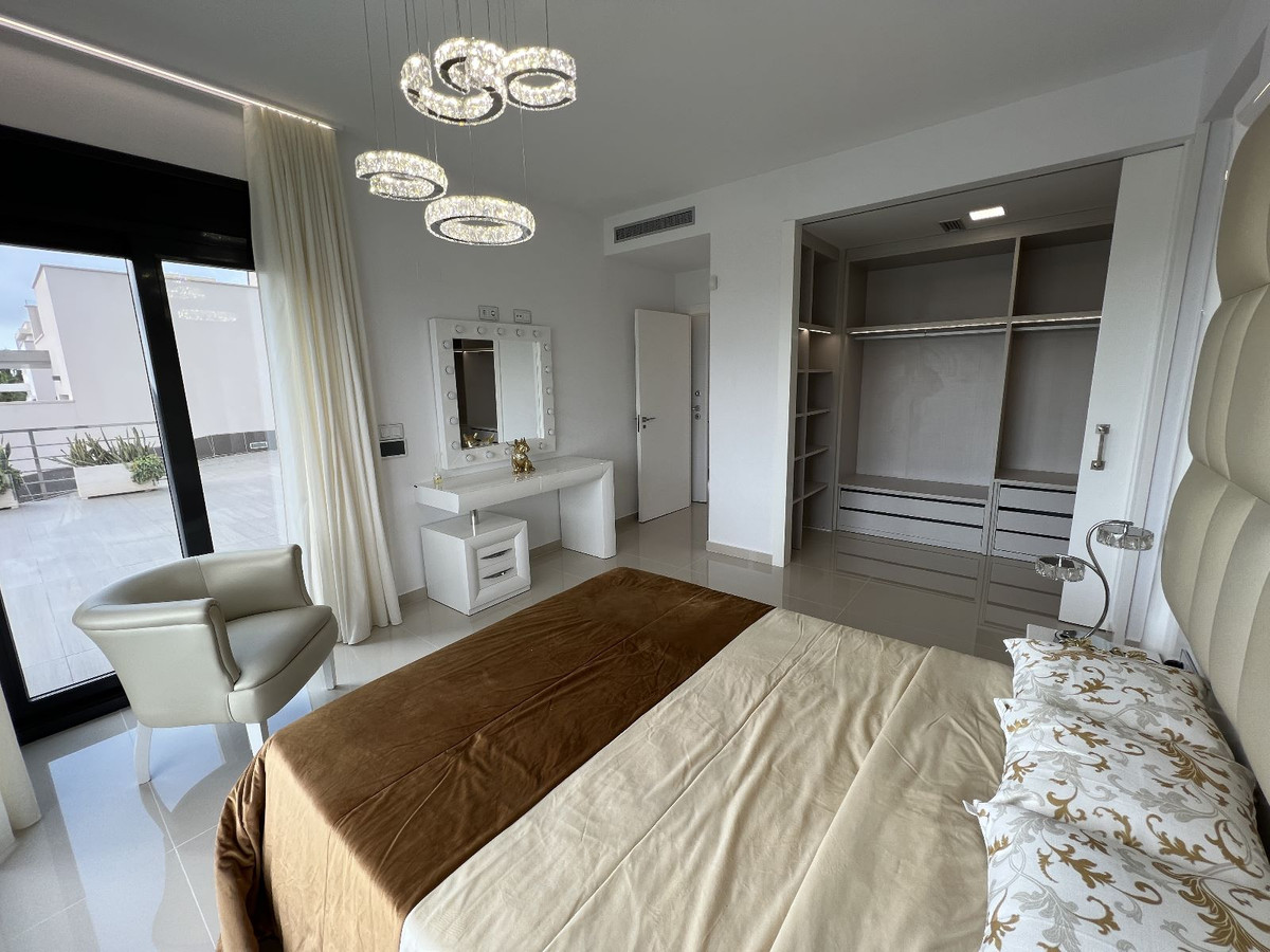 Villa individuelle de 5 Chambres à, San Miguel de Salinas... - Image 11