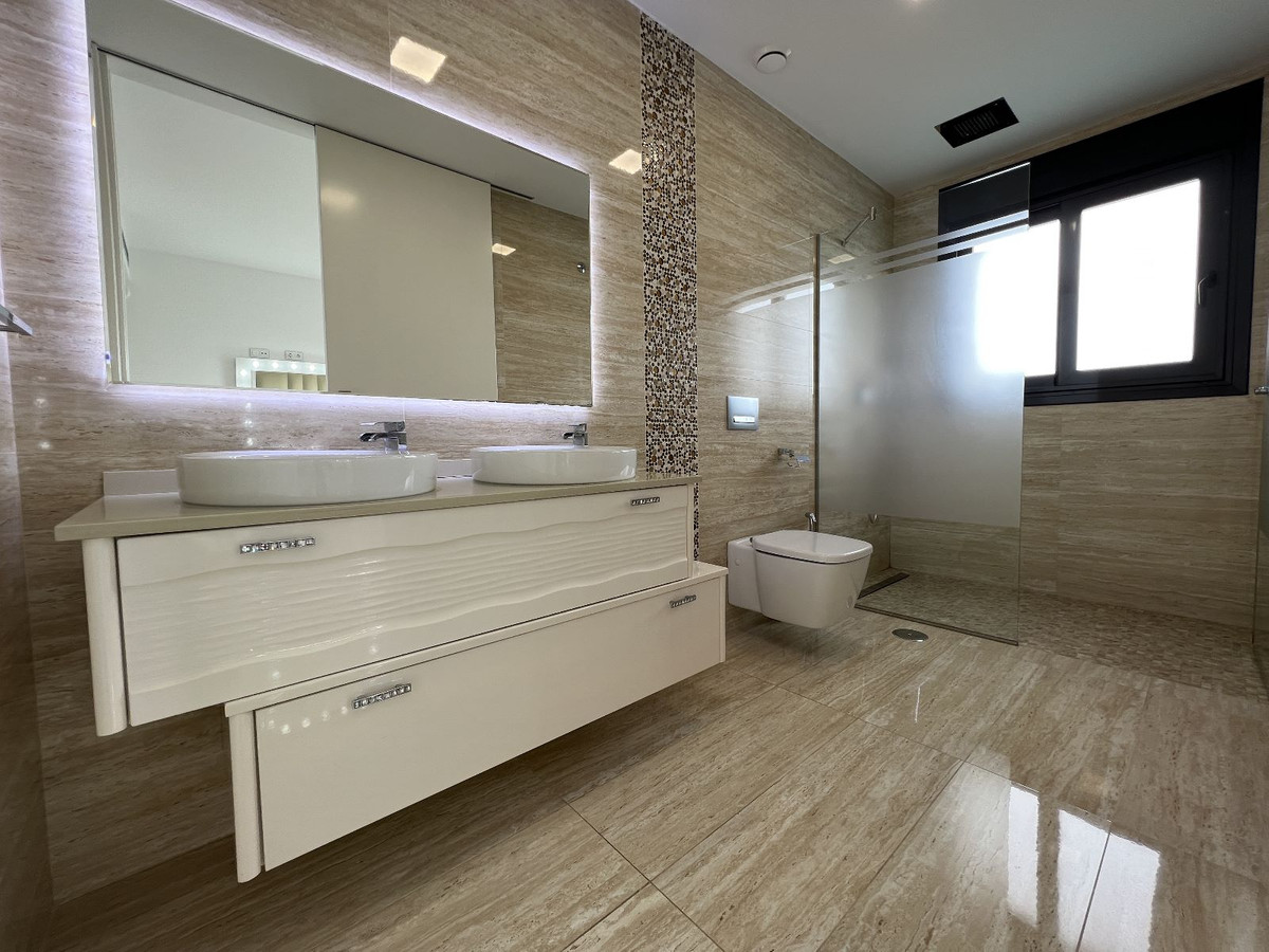 Villa individuelle de 5 Chambres à, San Miguel de Salinas... - Image 12