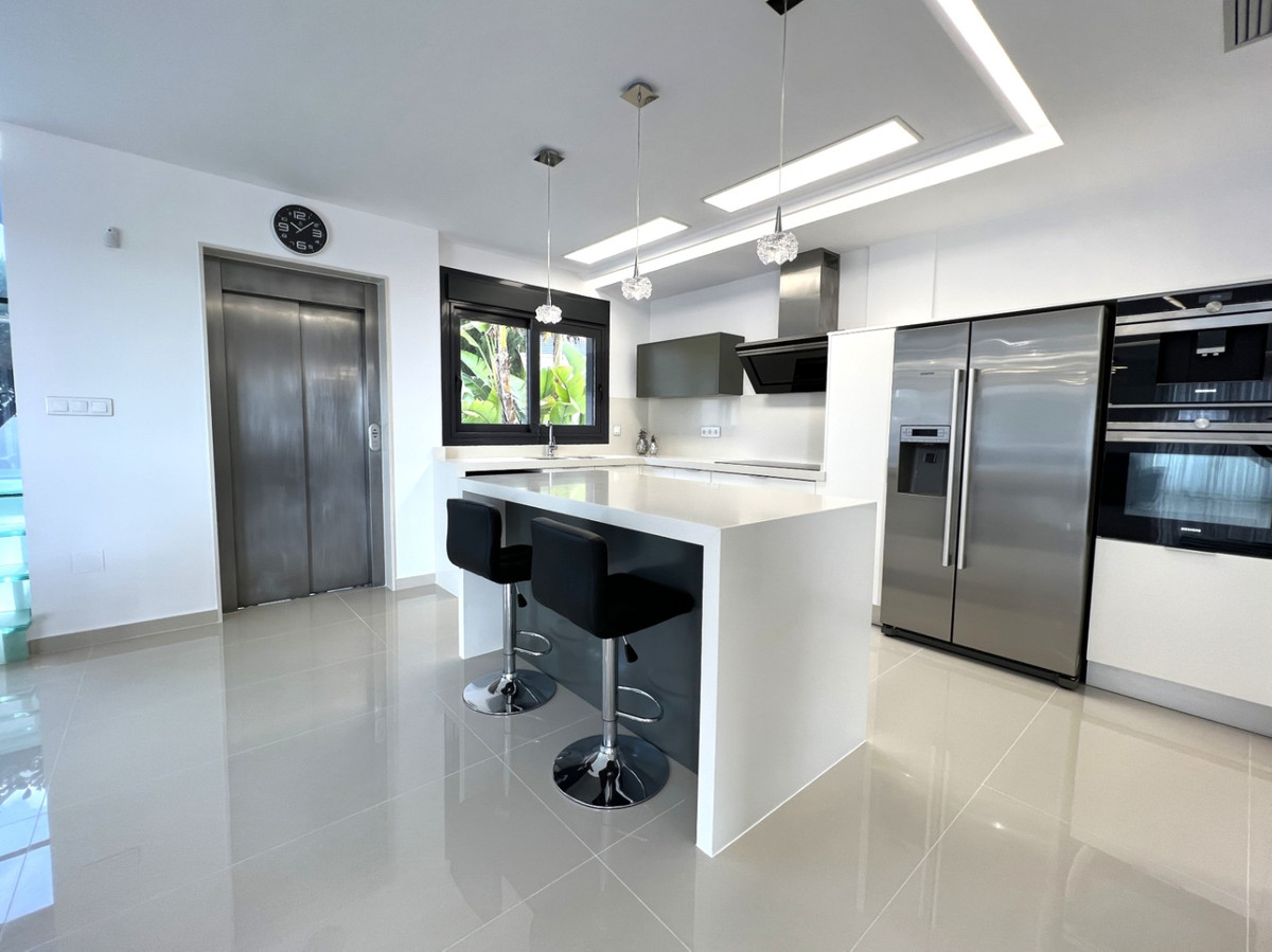 Villa individuelle de 5 Chambres à, San Miguel de Salinas... - Image 4