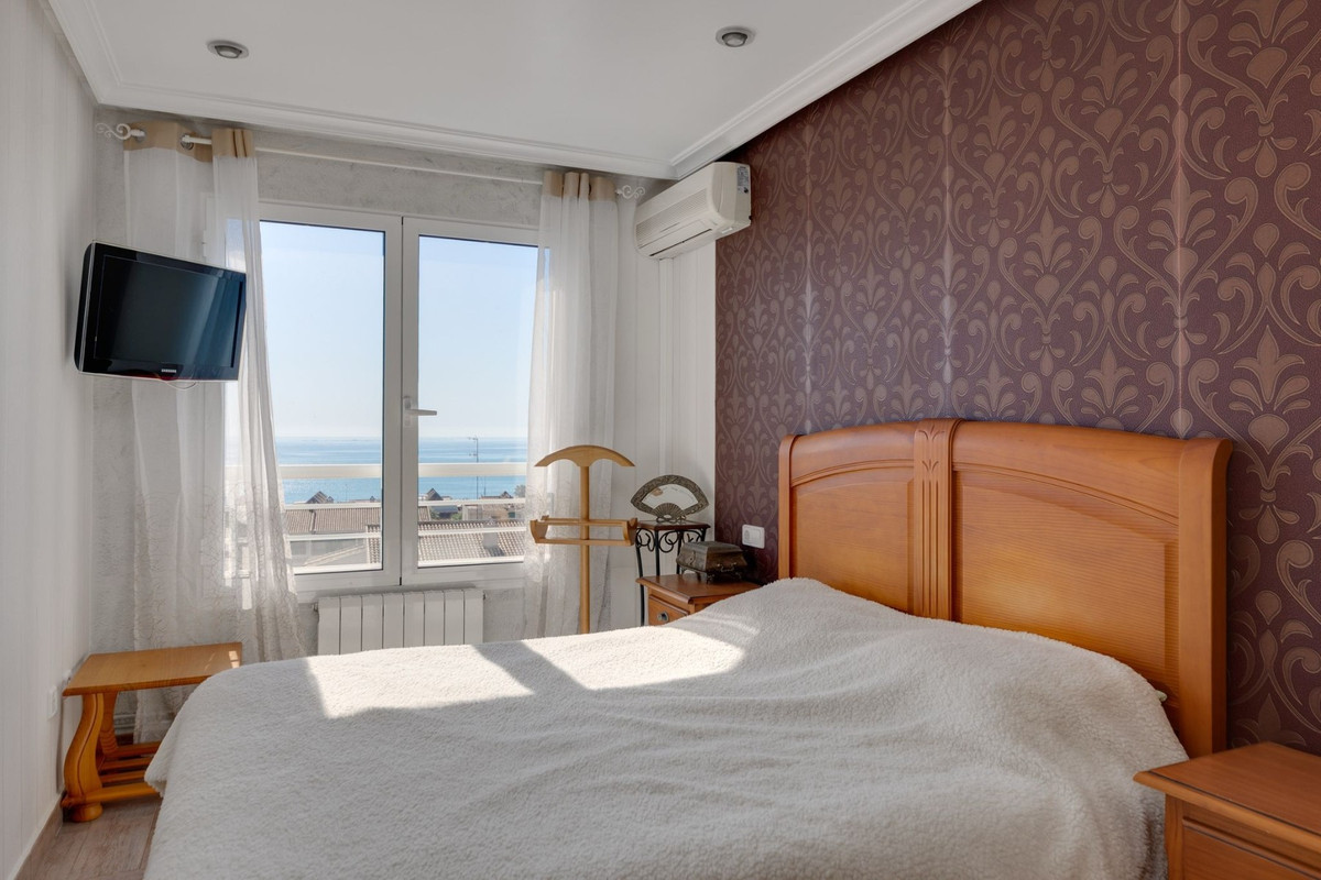 3-Bedroom Duplex Apartment in Guardamar del Segura | Sun... - Image 5