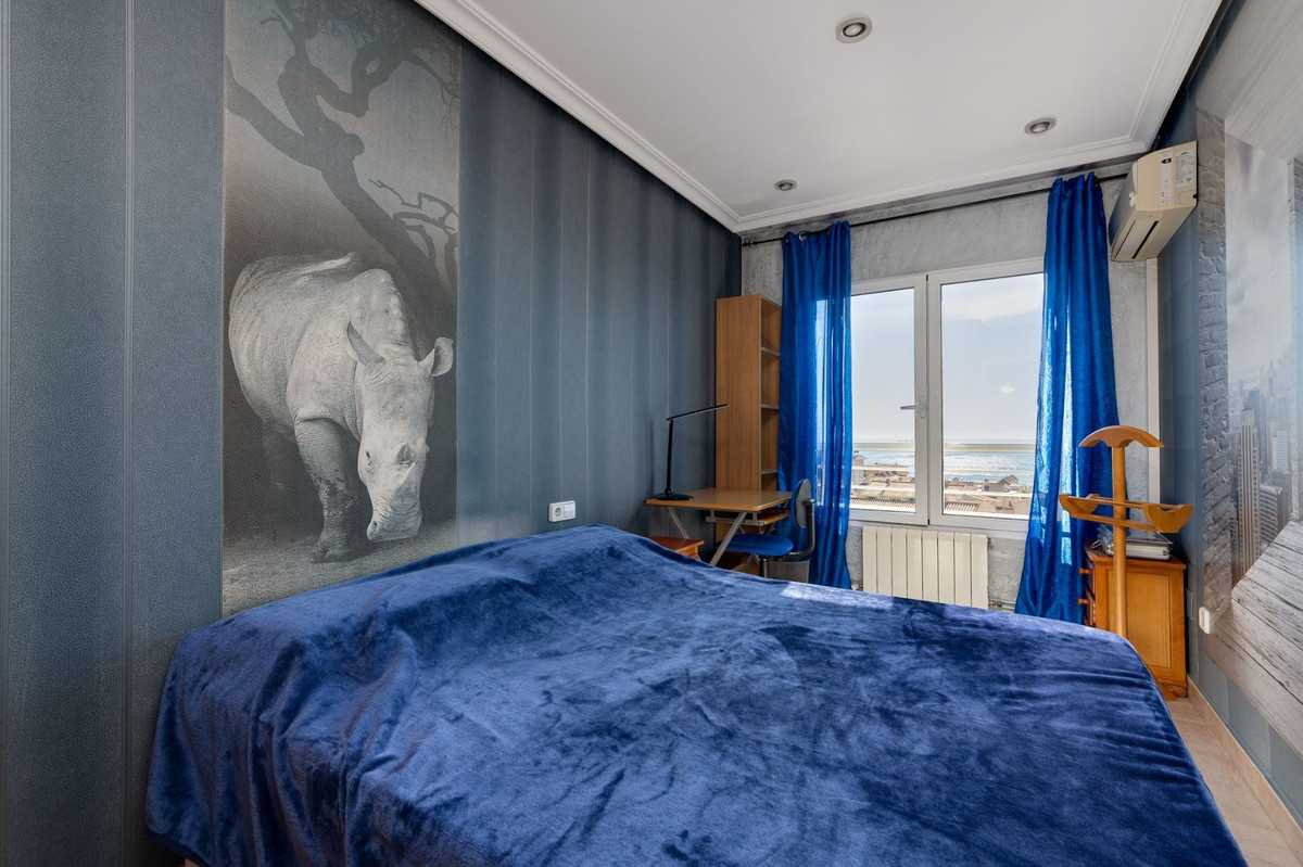 3-Bedroom Duplex Apartment in Guardamar del Segura | Sun... - Image 8