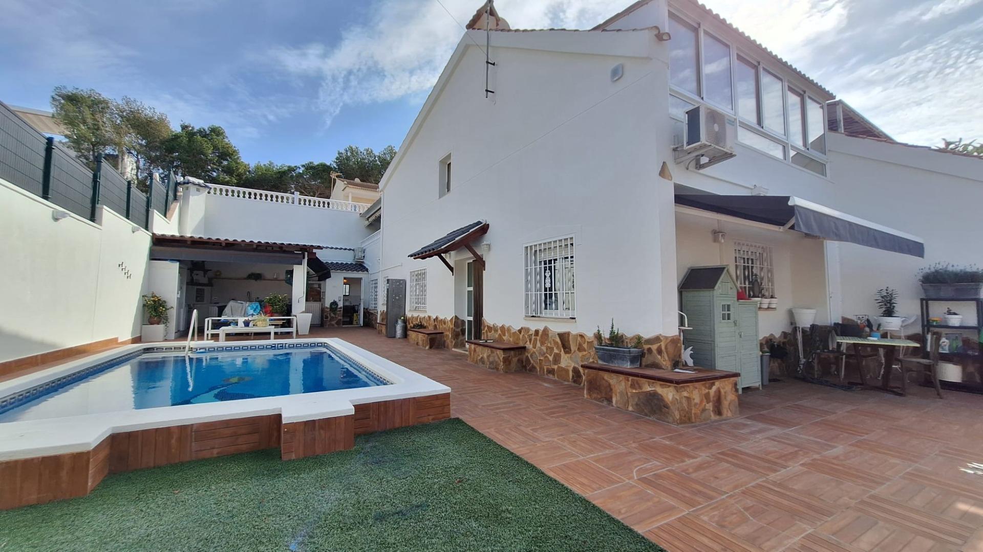 4-Bedroom Villa in Los Balcones - Los Altos del Edén, Torrevieja - Image 19
