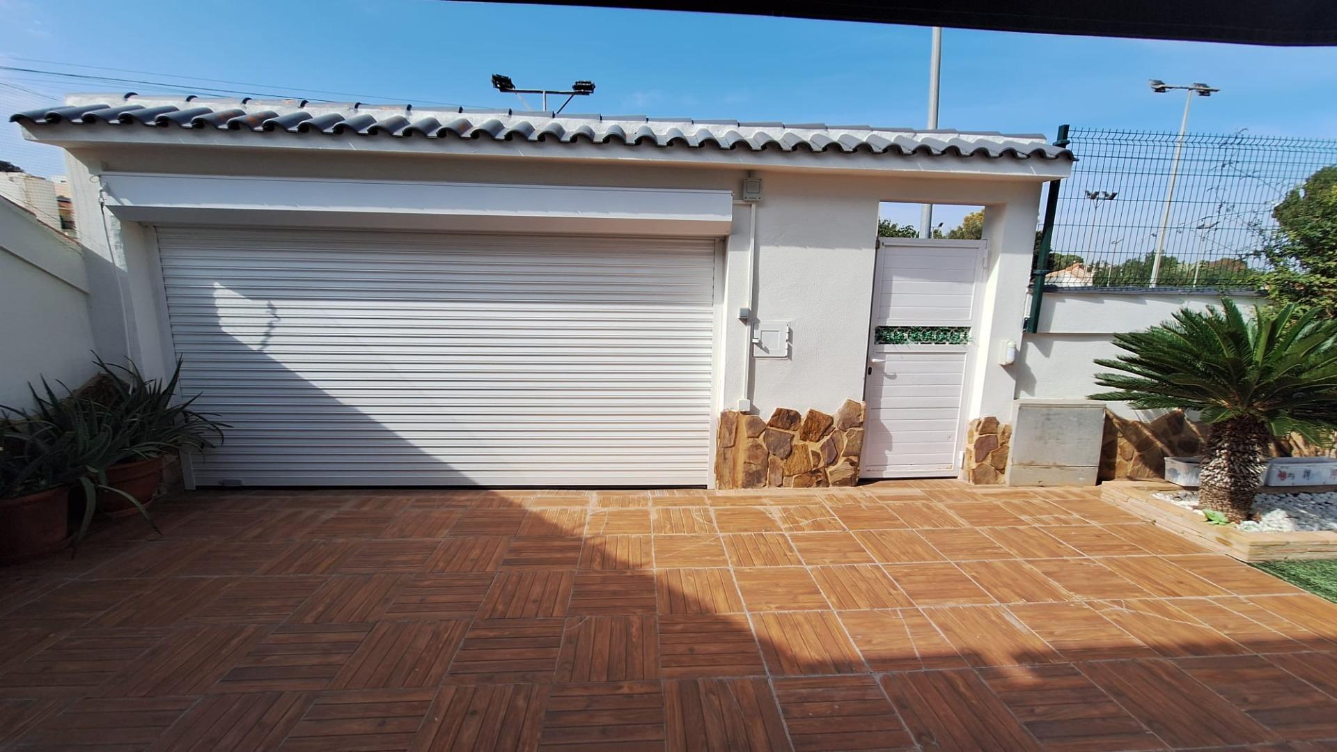 4-Bedroom Villa in Los Balcones - Los Altos del Edén, Torrevieja - Image 31