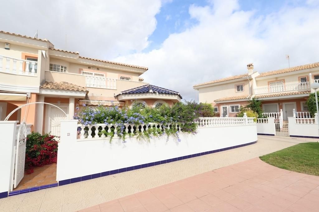 3-Bedroom House in Doña Pepa, Rojales - Image 1