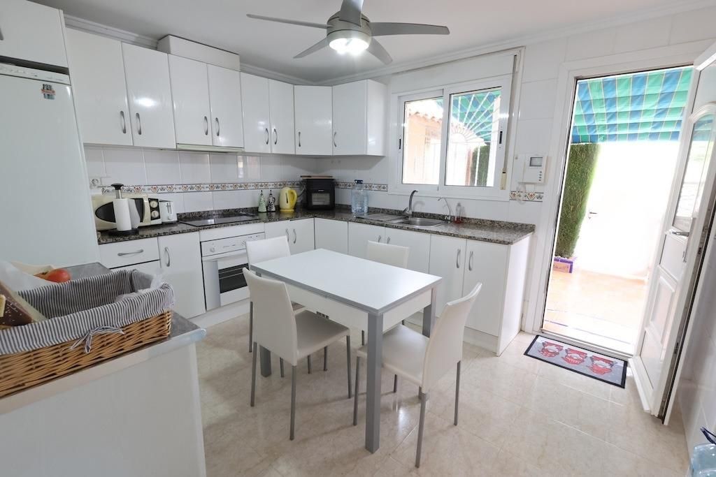 3-Bedroom House in Doña Pepa, Rojales - Image 14