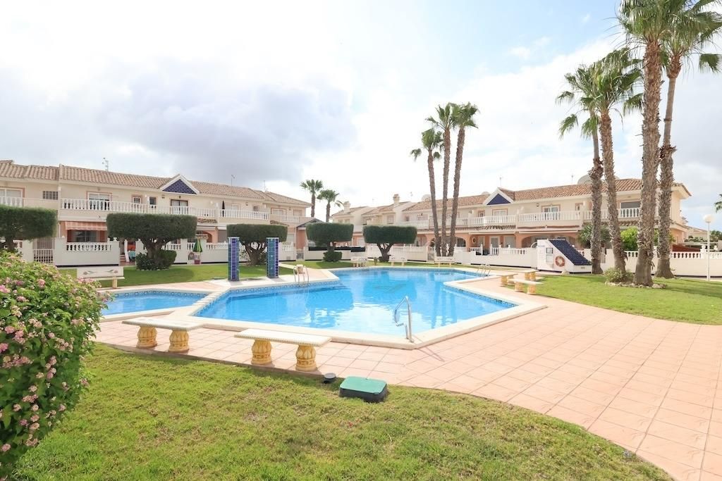 3-Bedroom House in Doña Pepa, Rojales - Image 28