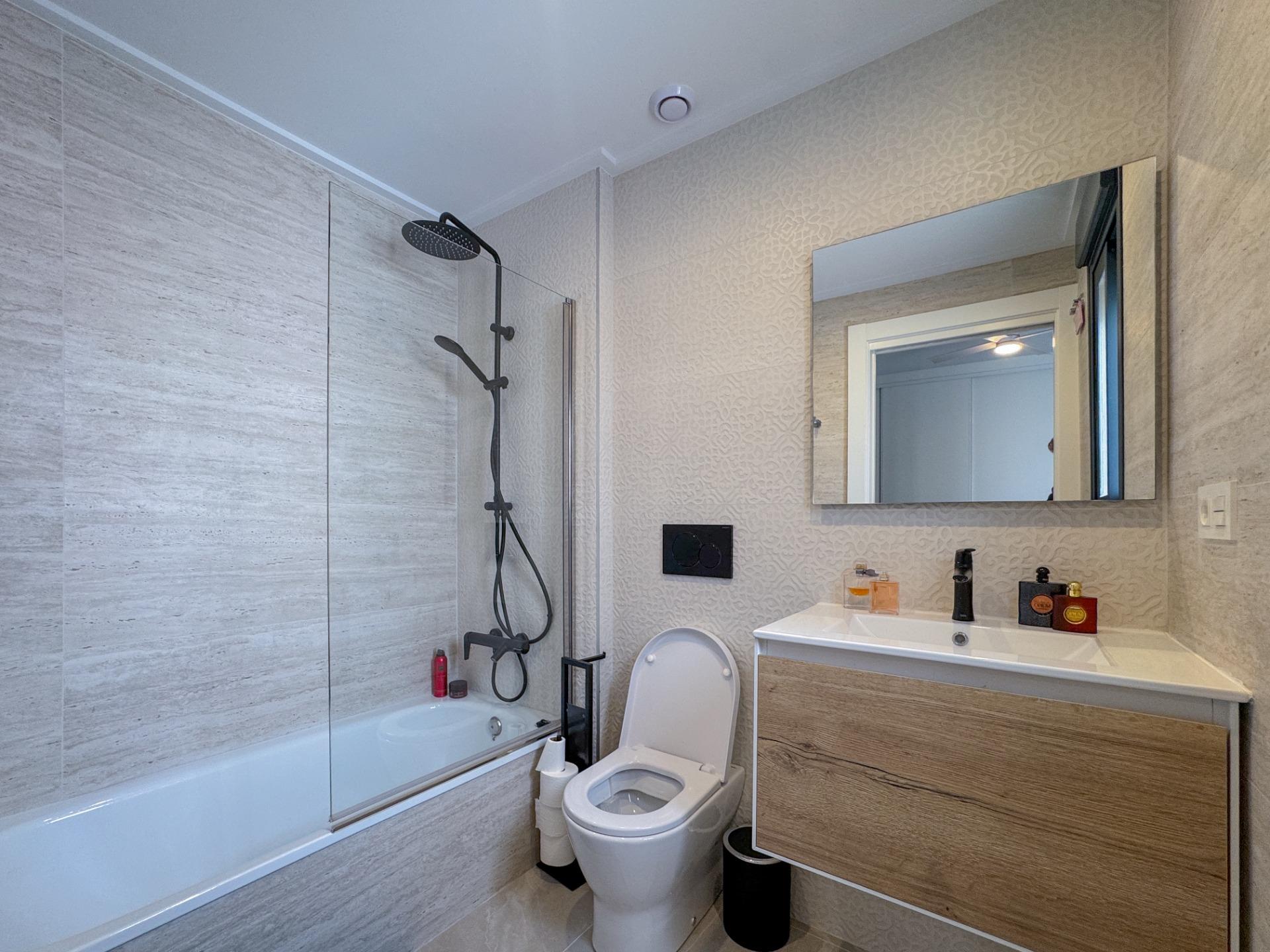 3-Bedroom Penthouse Duplex in Playa del Cura, Torrevieja - Image 23