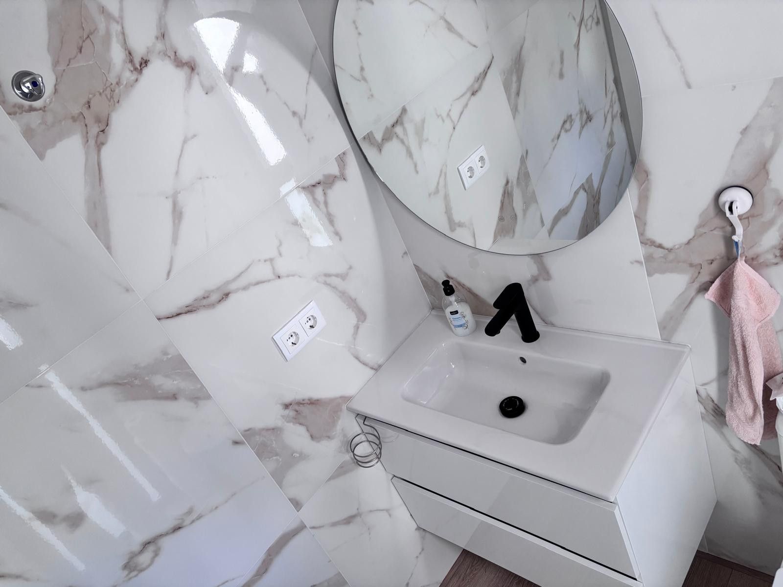 2-Bedroom House in Los Montesinos - Image 13