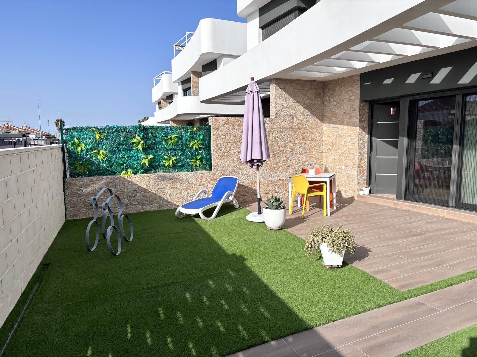 2-Bedroom House in Los Montesinos - Image 2