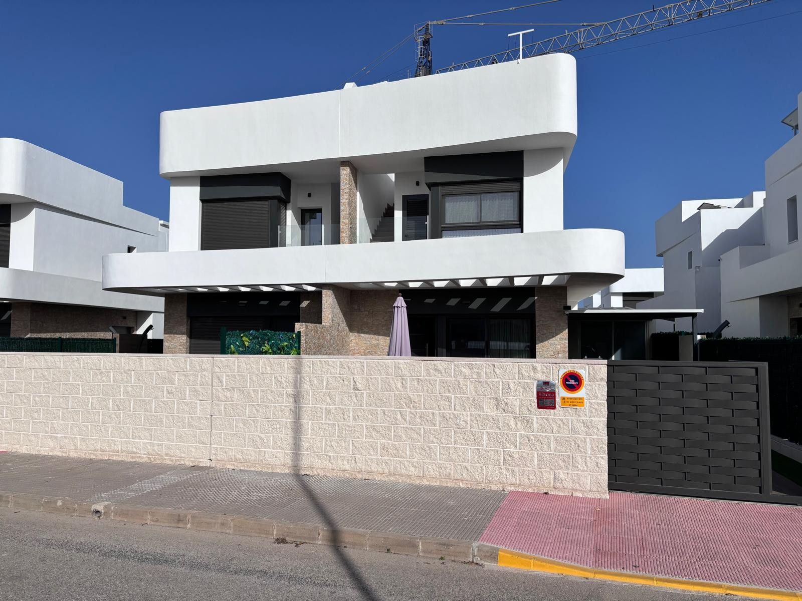 2-Bedroom House in Los Montesinos - Image 35