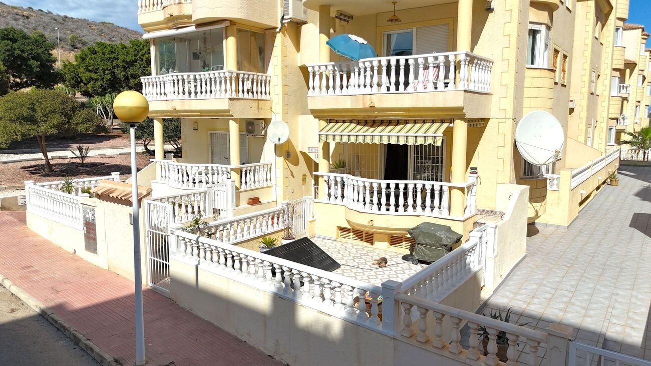 3-Bedroom House in El Edén - Los Estaños, Guardamar del Segura - Image 1