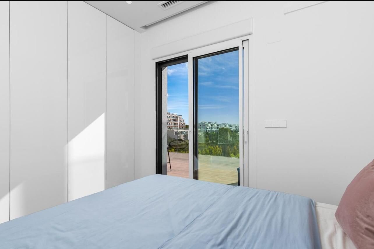 2-Bedroom Apartment in Las Colinas Golf, Orihuela - Image 12