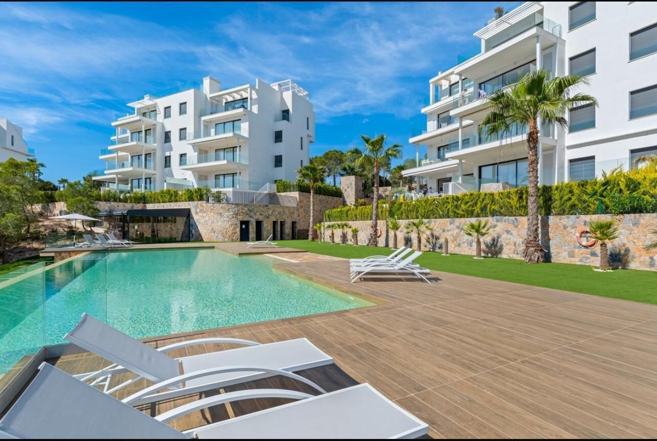2-Bedroom Apartment in Las Colinas Golf, Orihuela - Image 25