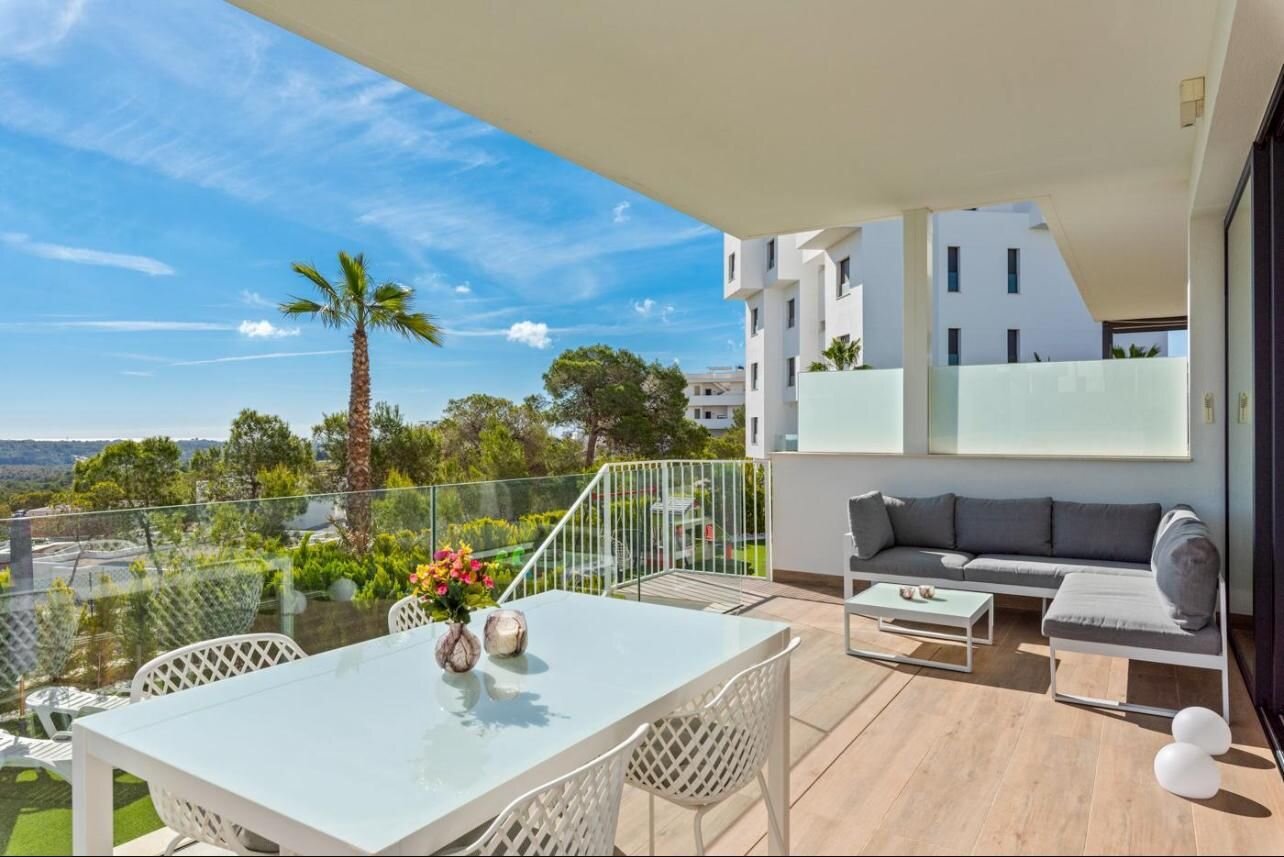 2-Bedroom Apartment in Las Colinas Golf, Orihuela - Image 3
