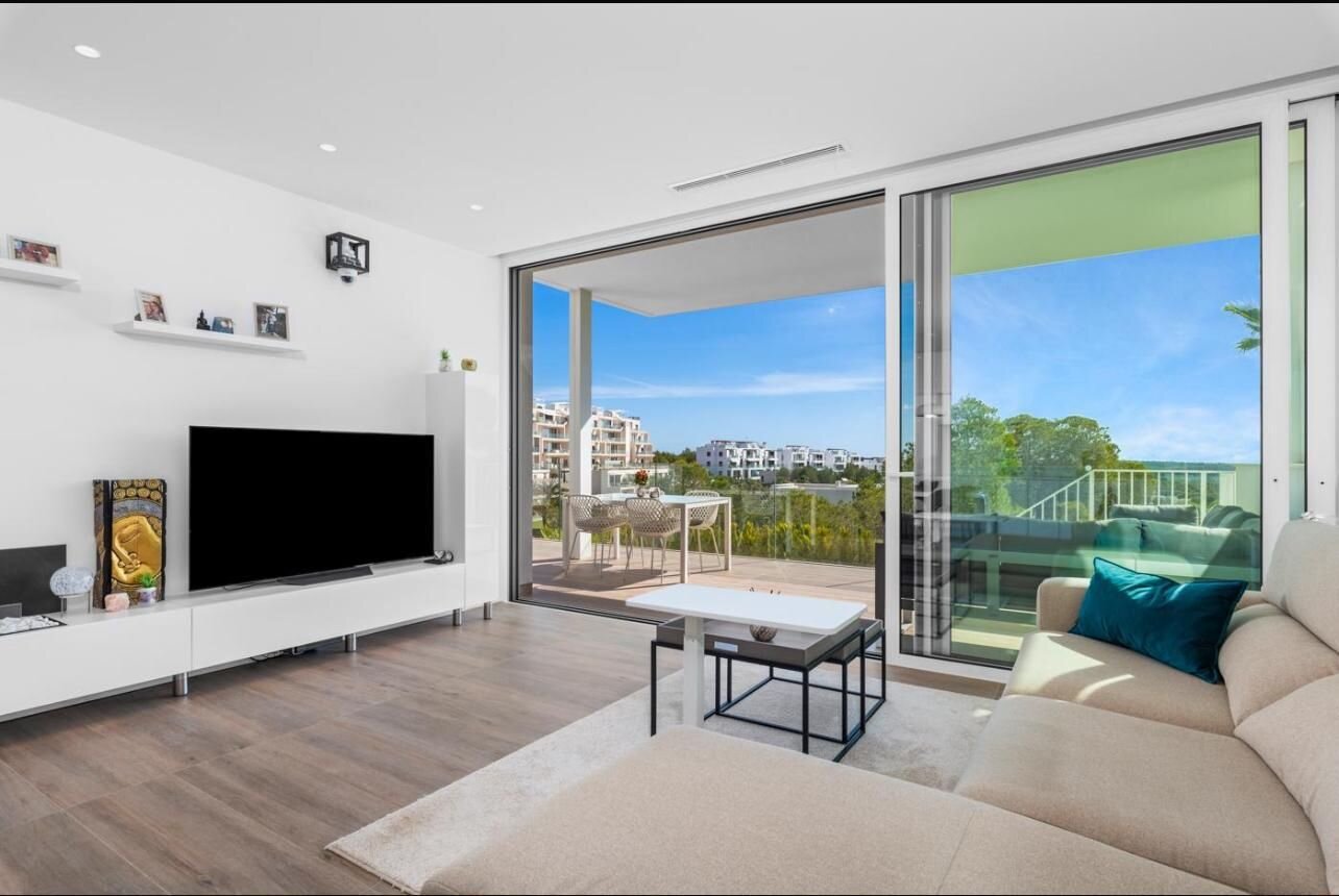 2-Bedroom Apartment in Las Colinas Golf, Orihuela - Image 4
