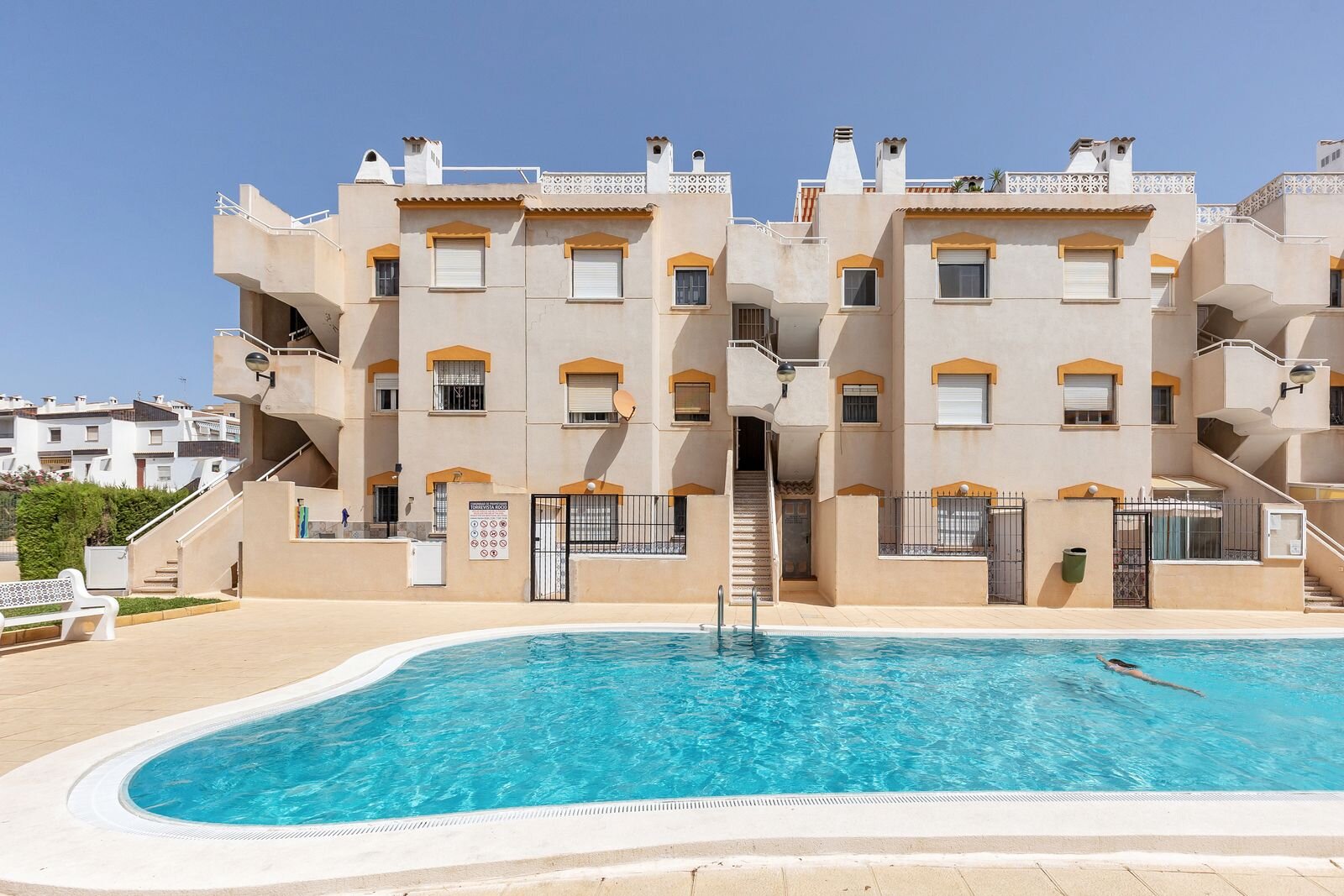 2-Bedroom Apartment in Punta Prima, Torrevieja - Image 1