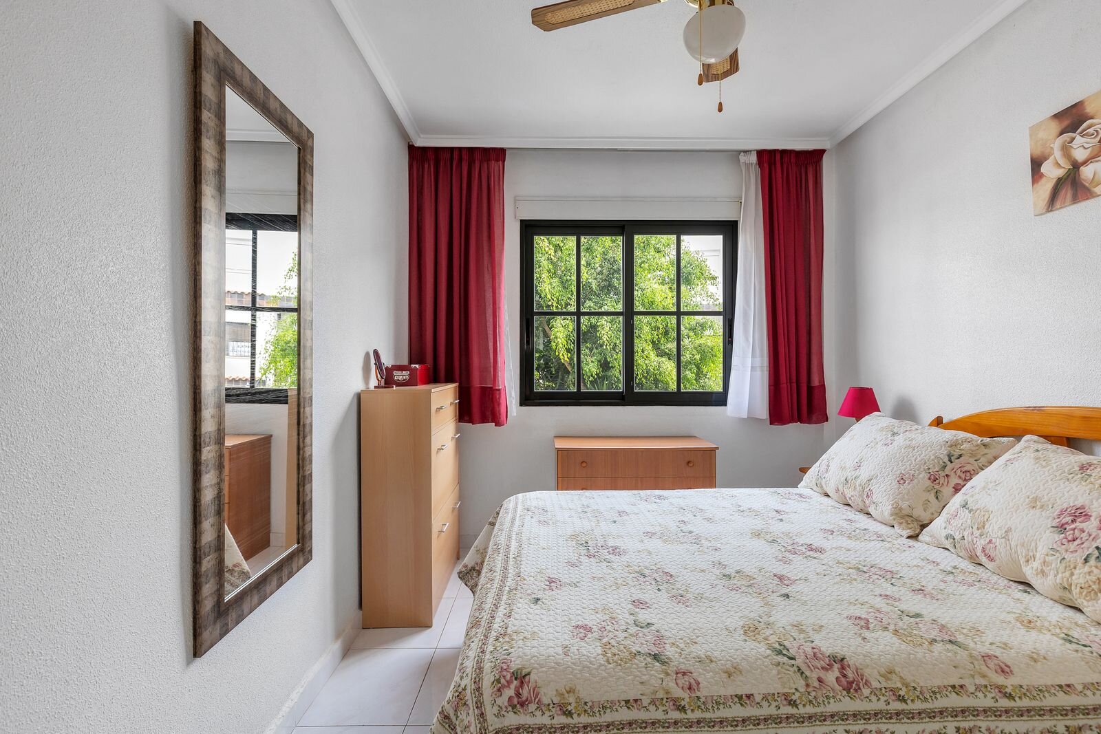2-Bedroom Apartment in Punta Prima, Torrevieja - Image 13