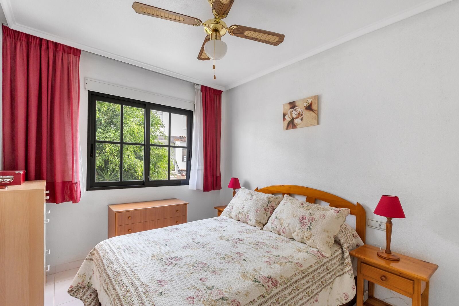 2-Bedroom Apartment in Punta Prima, Torrevieja - Image 14