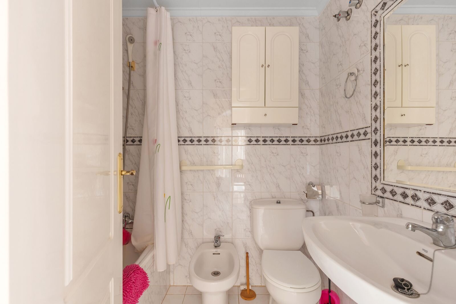 2-Bedroom Apartment in Punta Prima, Torrevieja - Image 17