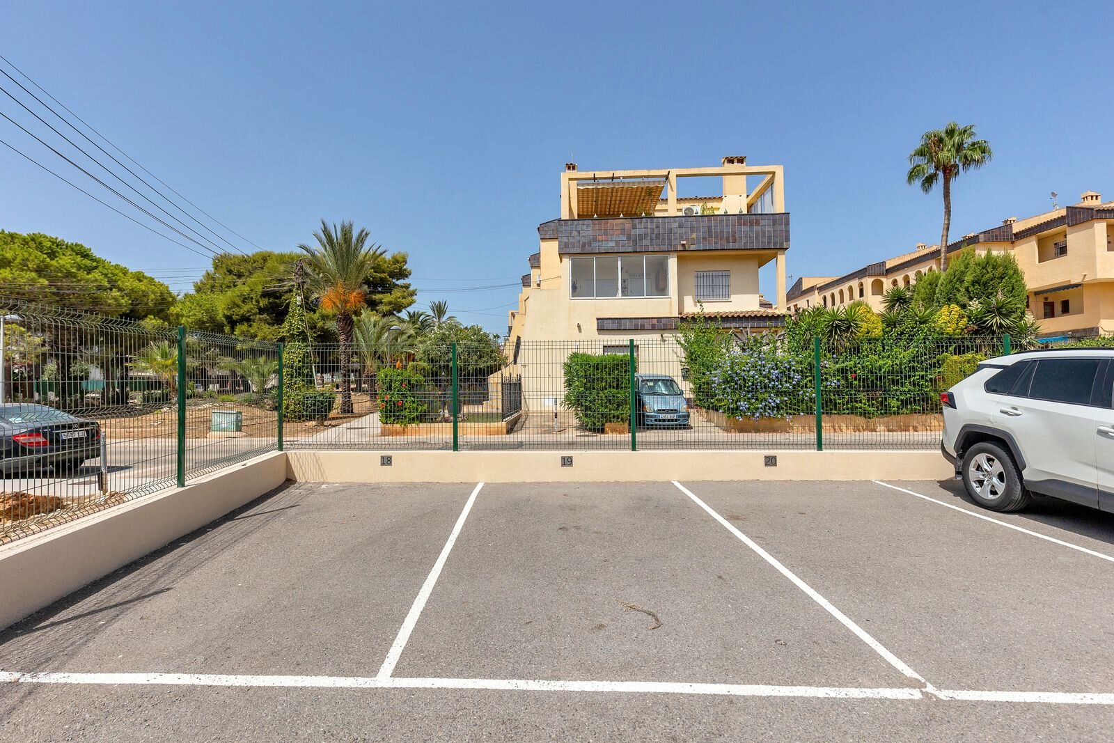 2-Bedroom Apartment in Punta Prima, Torrevieja - Image 22