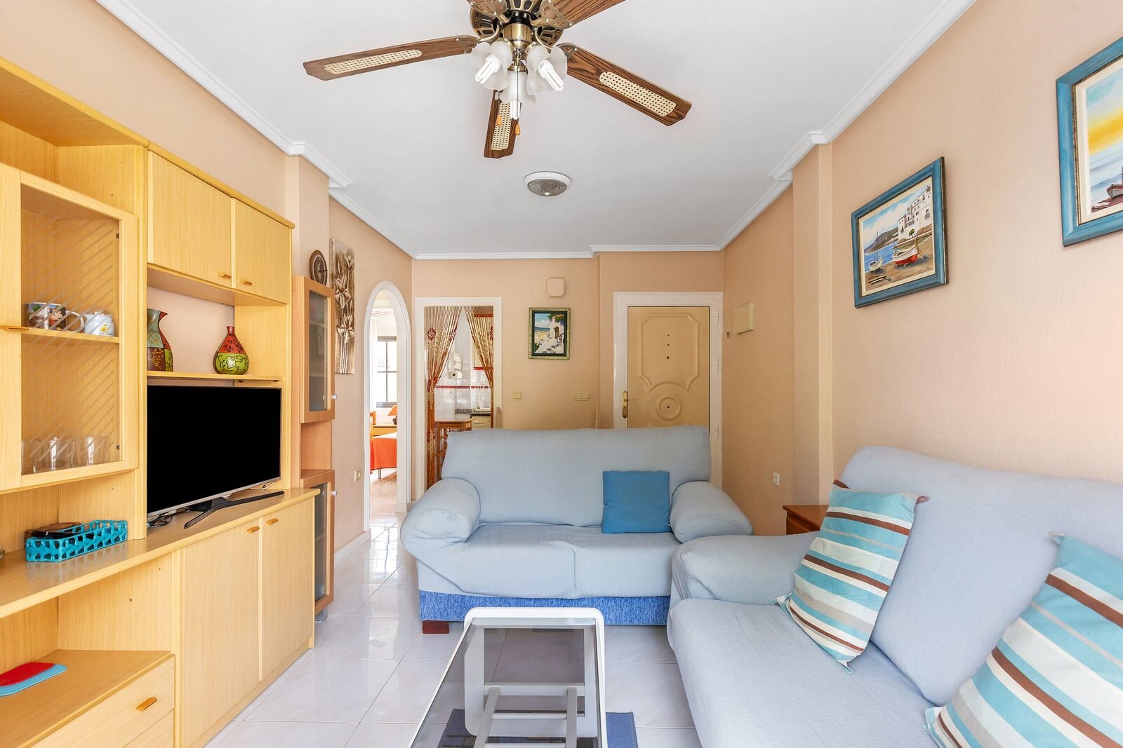 2-Bedroom Apartment in Punta Prima, Torrevieja - Image 3