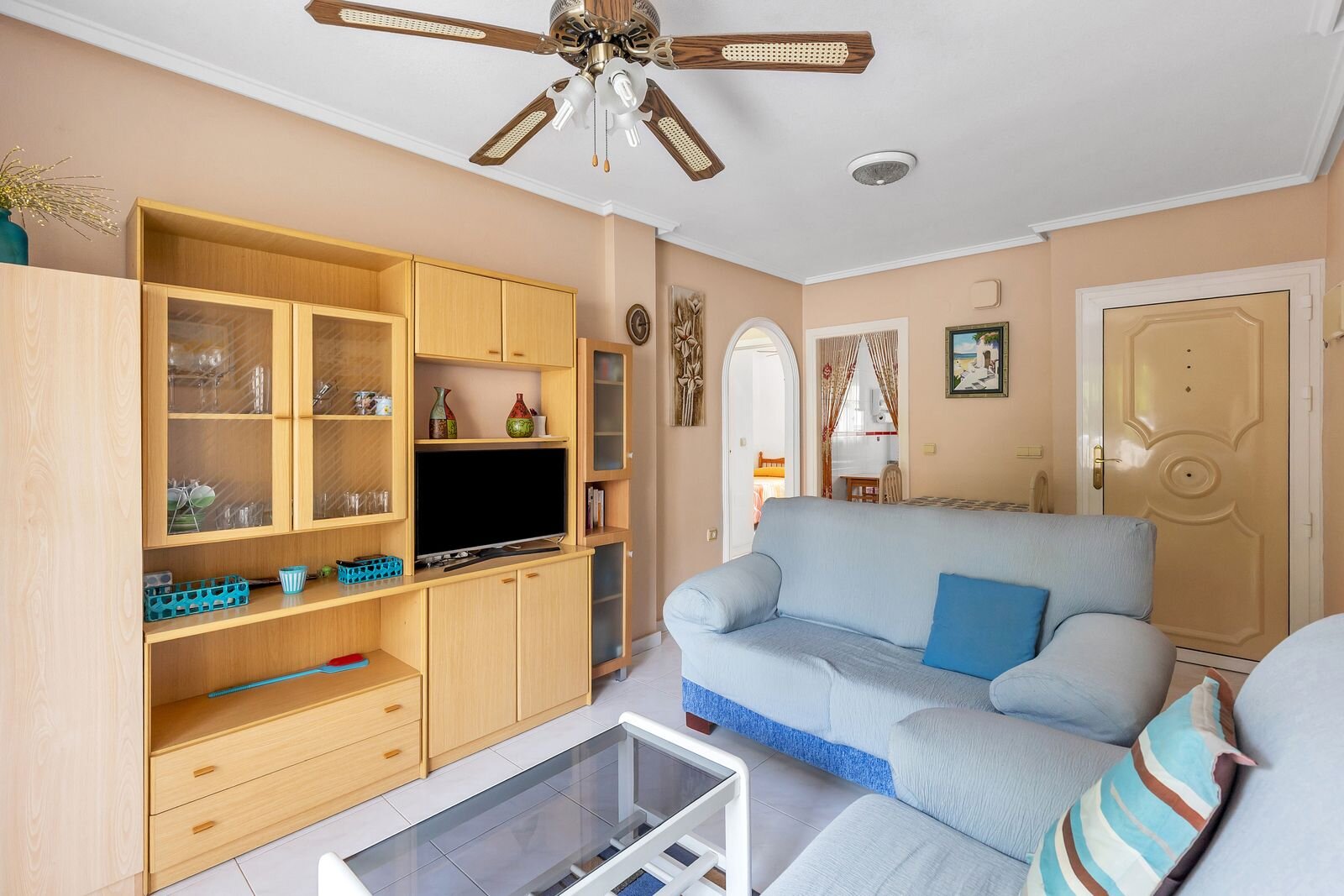 2-Bedroom Apartment in Punta Prima, Torrevieja - Image 4