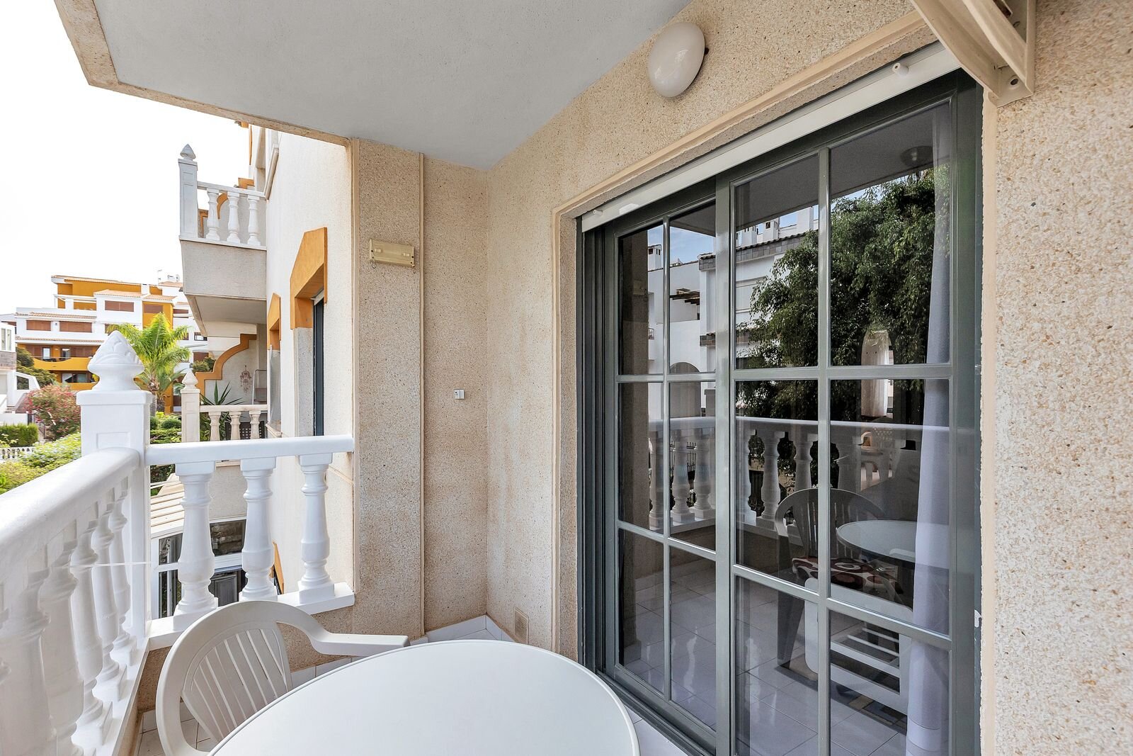 2-Bedroom Apartment in Punta Prima, Torrevieja - Image 9