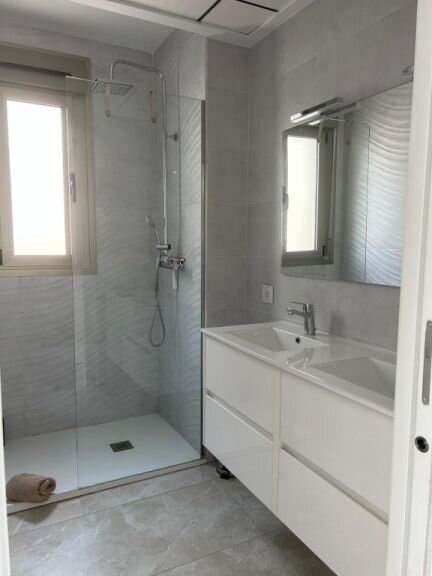3-Bedroom Villa in Pueblo, San Miguel de Salinas - Image 10