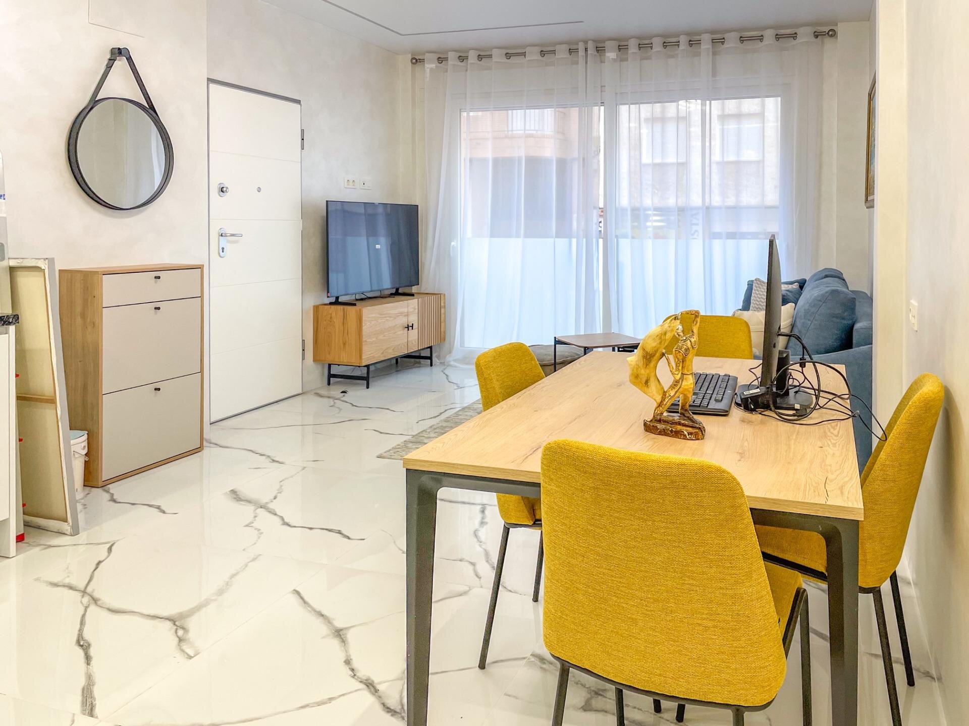 Apartament na parterze z 2 Sypialniami w Playa del Cura, Torrevieja - Image 2