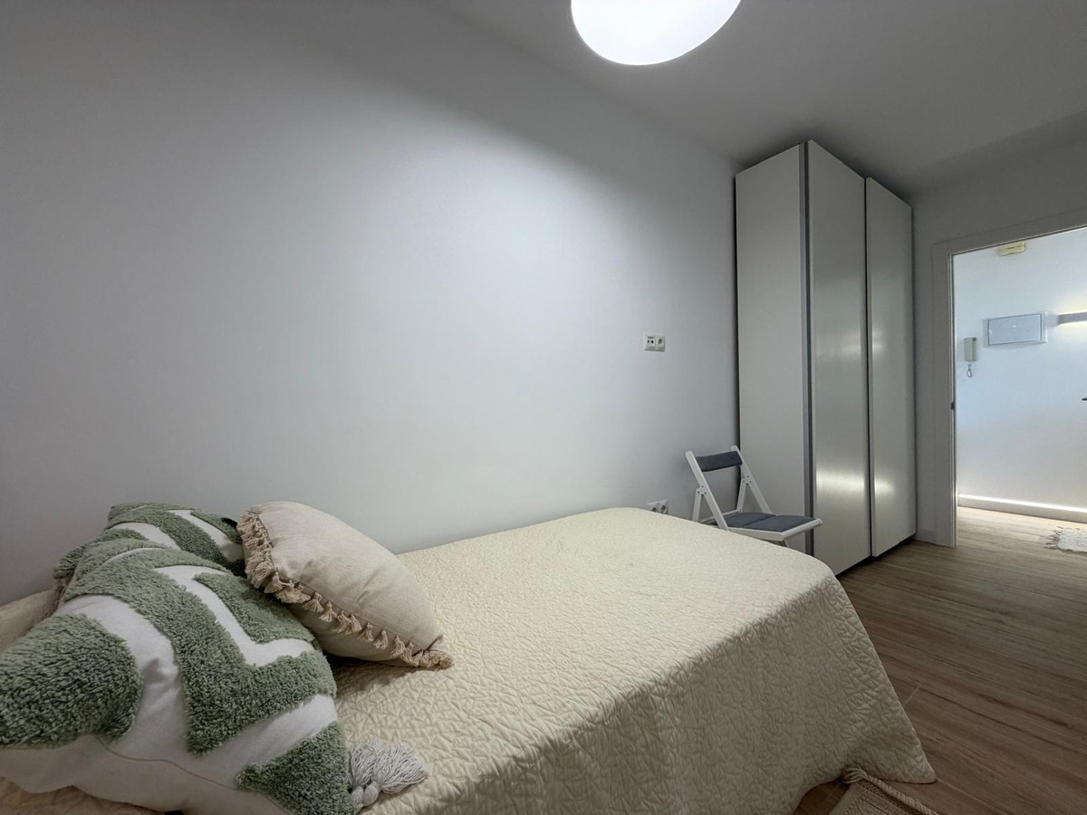 3-Bedroom Middle Floor Apartment in Torrevieja | Sunny C... - Image 10