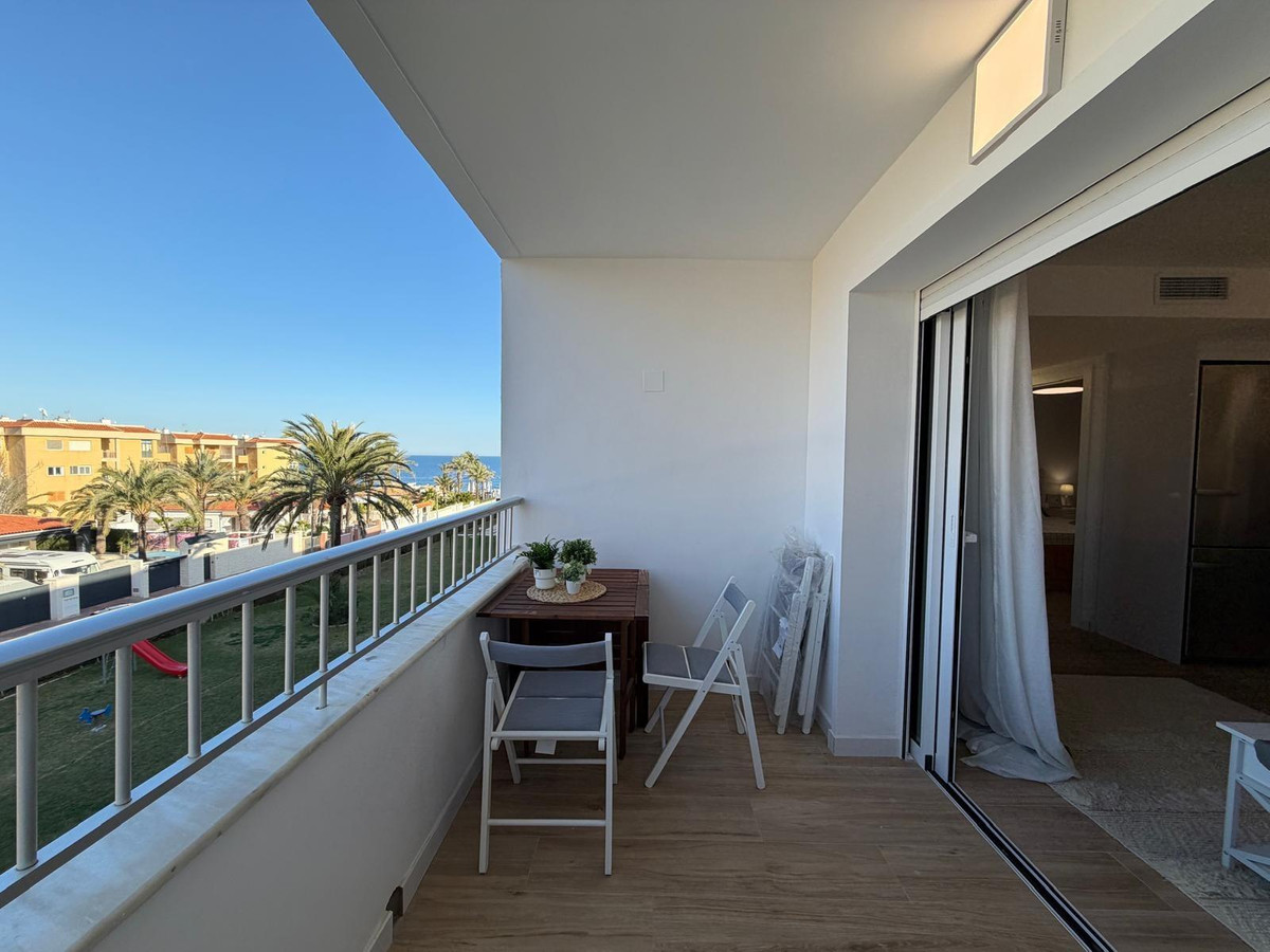 3-Bedroom Middle Floor Apartment in Torrevieja | Sunny C... - Image 25
