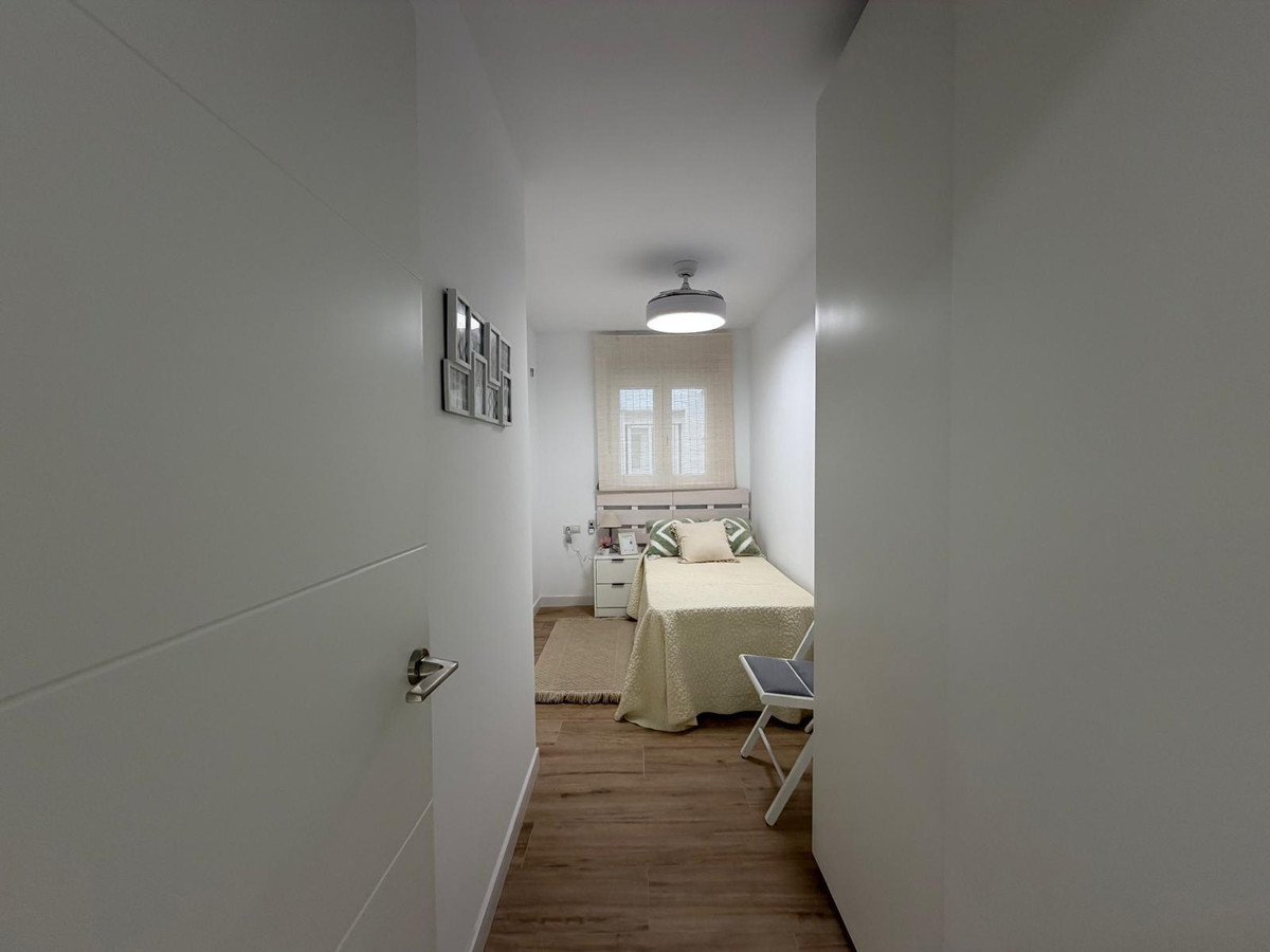 3-Bedroom Middle Floor Apartment in Torrevieja | Sunny C... - Image 5