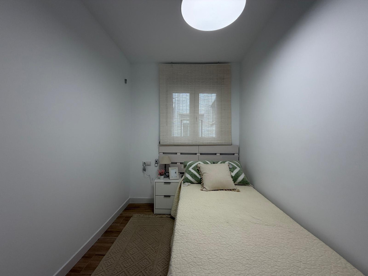 3-Bedroom Middle Floor Apartment in Torrevieja | Sunny C... - Image 8