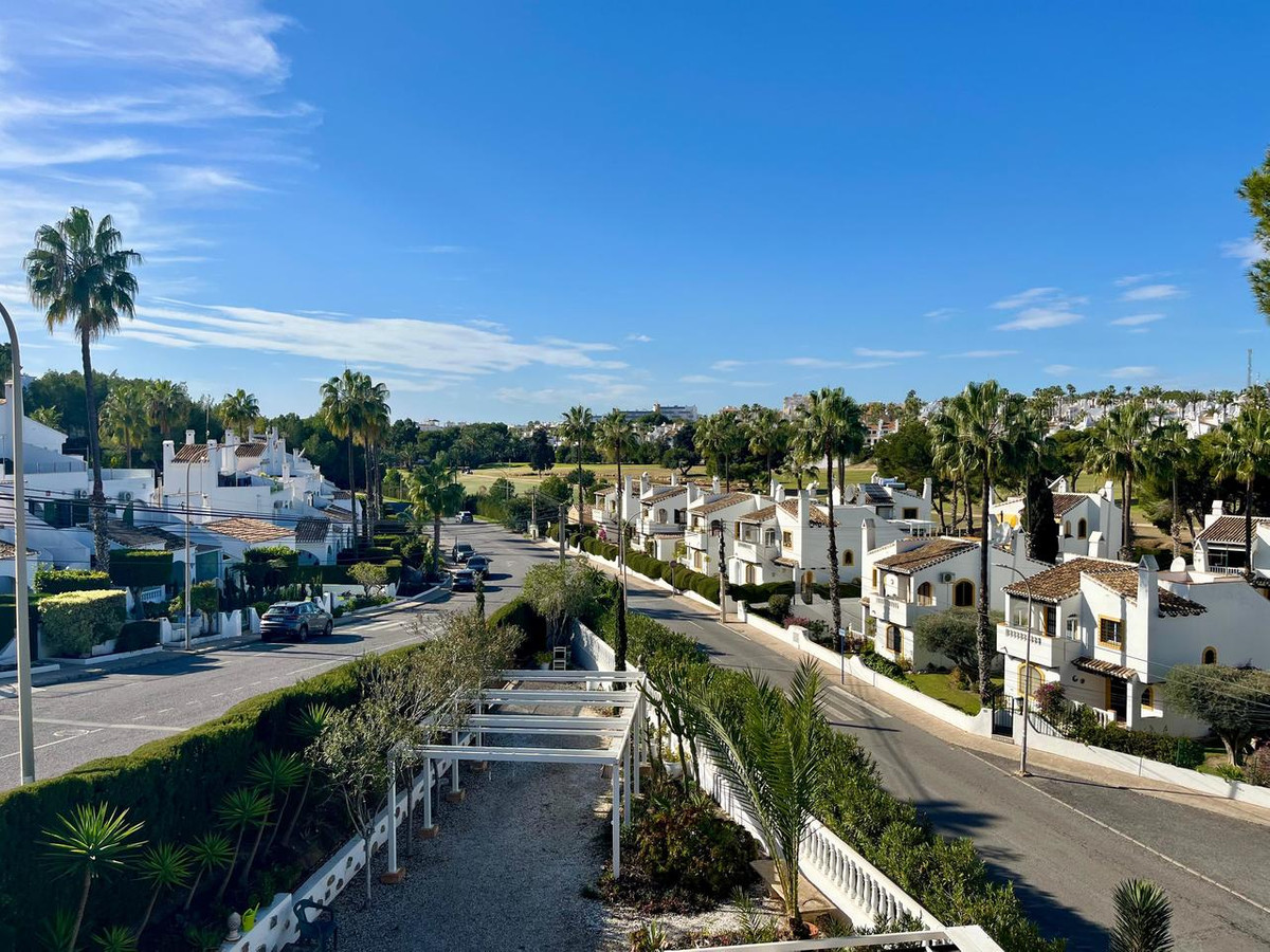 4-Bedroom Detached House in Villamartin, Orihuela Costa |... - Image 5