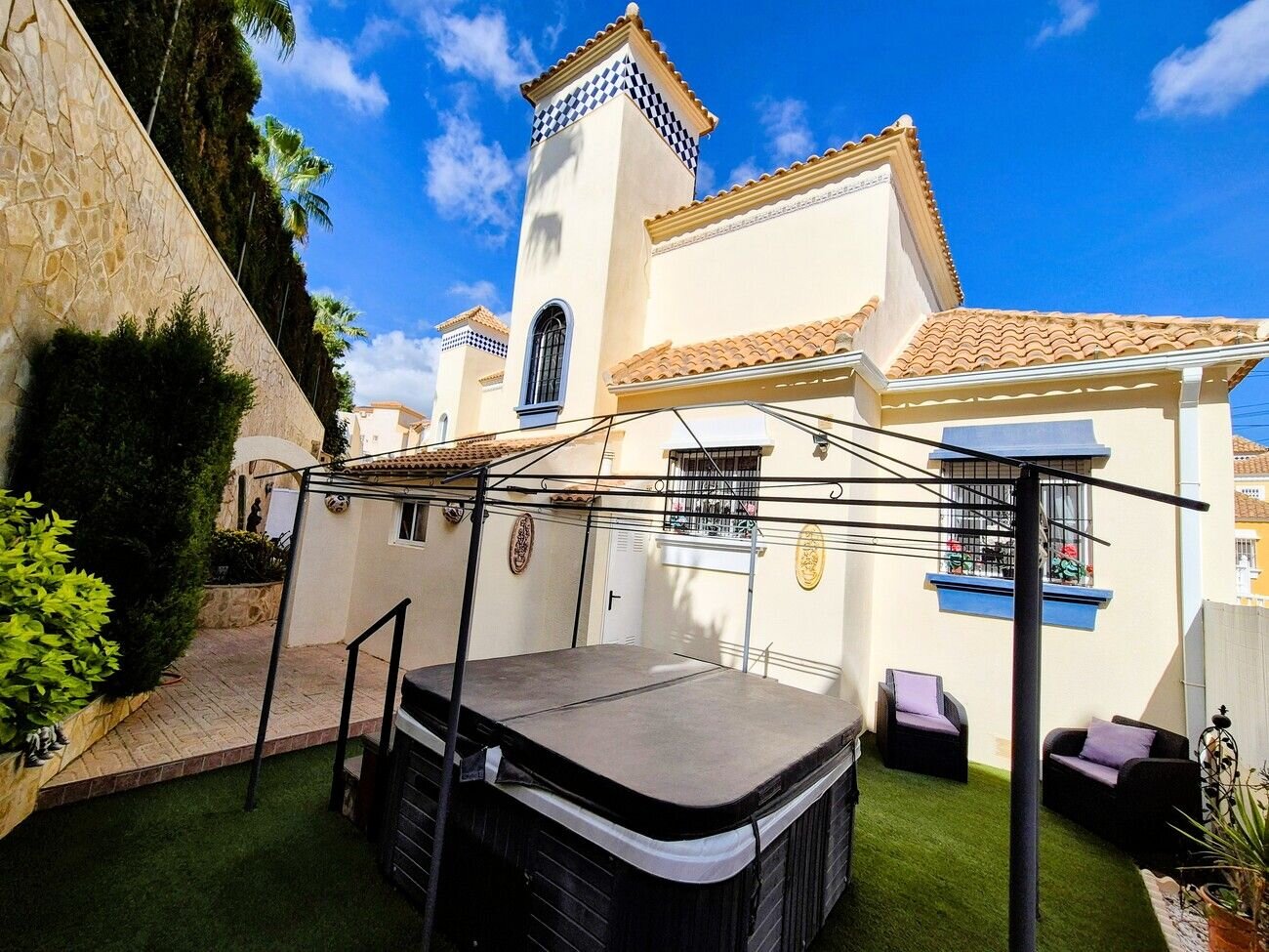 Villa met 3 Slaapkamers in San Miguel de Salinas - Image 2