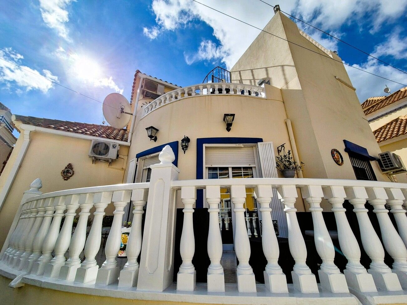Villa met 3 Slaapkamers in San Miguel de Salinas - Image 3