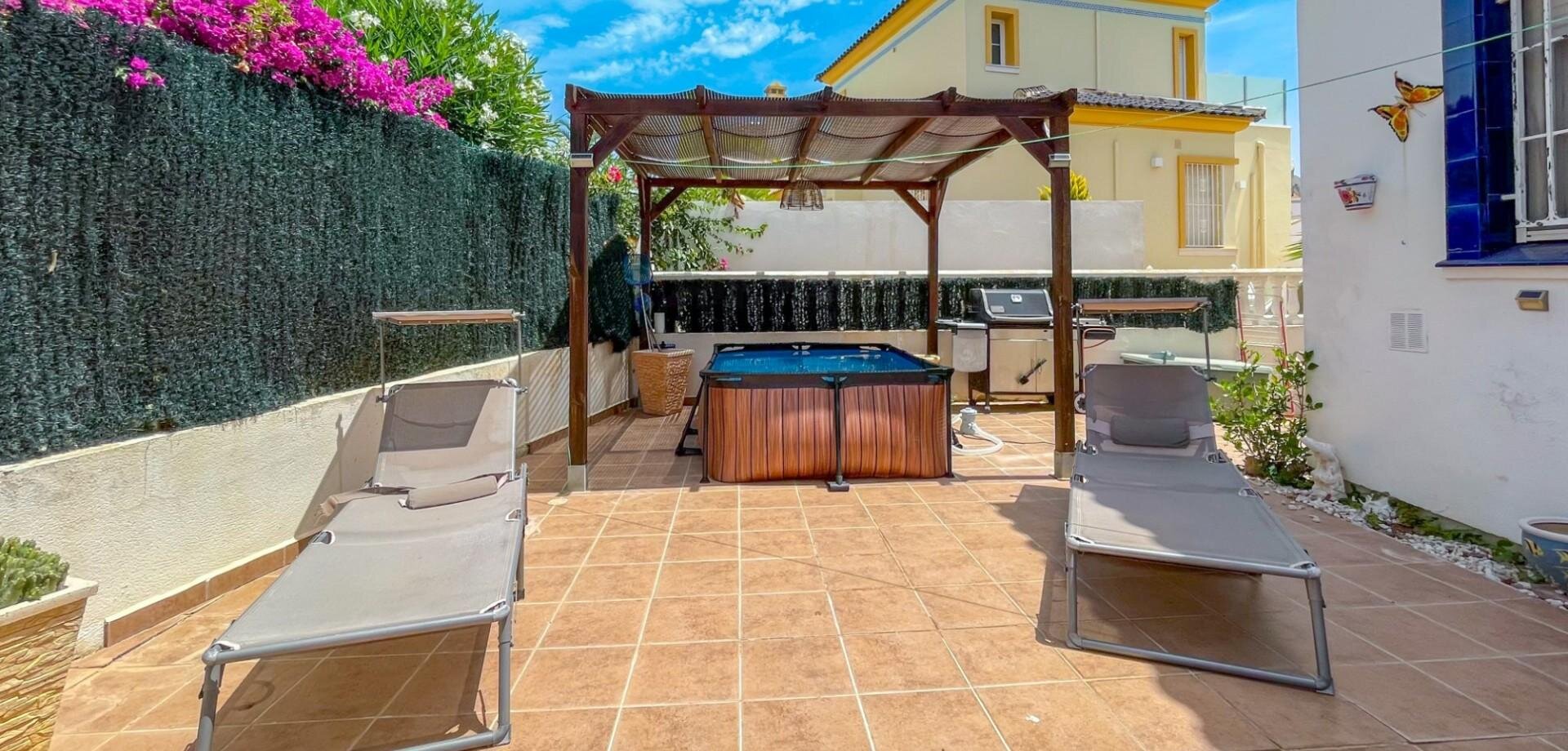 4-Bedroom House in Villamartín-las Filipinas, Orihuela Costa - Image 10