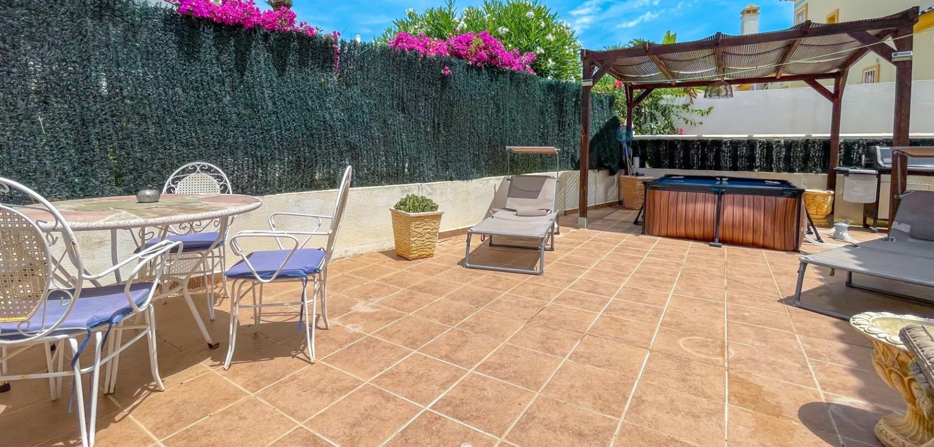 4-Bedroom House in Villamartín-las Filipinas, Orihuela Costa - Image 11