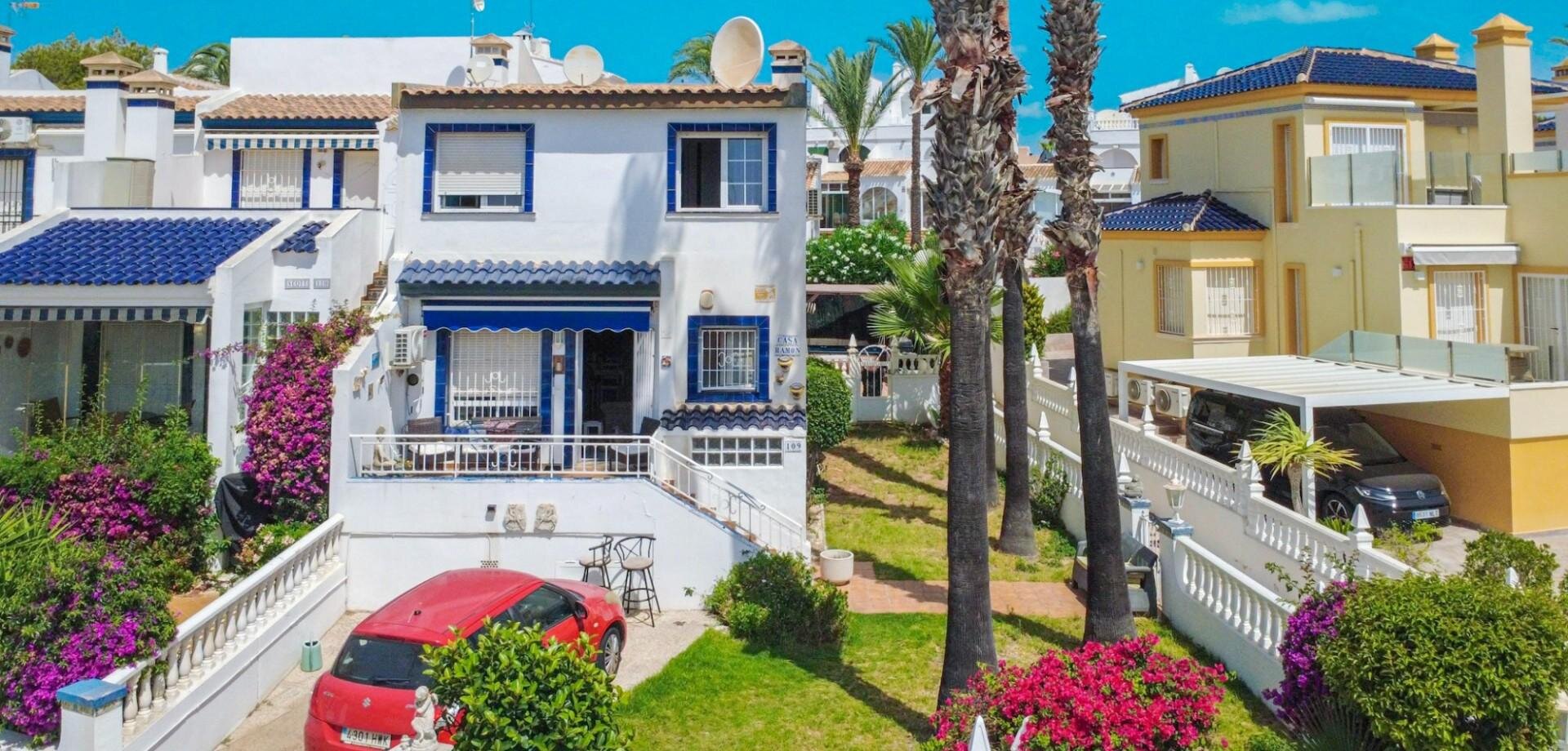 4-Bedroom House in Villamartín-las Filipinas, Orihuela Costa - Image 36