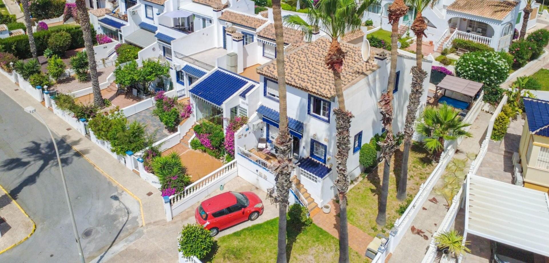 4-Bedroom House in Villamartín-las Filipinas, Orihuela Costa - Image 4